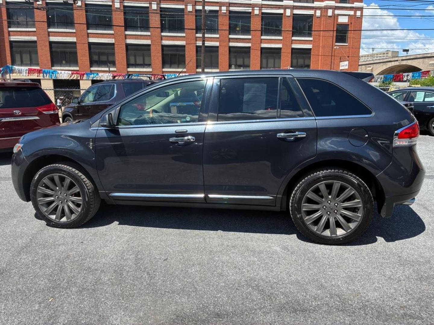 2015 GRAY LINCOLN MKX (2LMDJ8JK6FB) with an 3.7L engine, Automatic transmission, located at 117 North Cameron Street, Harrisburg, PA, 17101, (717) 963-8962, 40.266762, -76.875259 - WE FINANCE!!! MOST vehicles are available for financing. Good Credit/ Challenged Credit/ No Credit - ALL Trade-Ins Welcomed!!! APPLY ONLINE or CALL us TODAY Please call us to discuss your cash and/or financing options. Thanks for checking our inventory! We're here to help.- Photo#1
