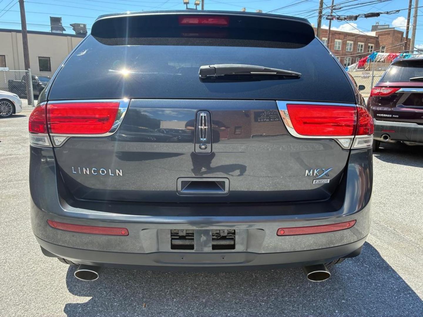 2015 GRAY LINCOLN MKX (2LMDJ8JK6FB) with an 3.7L engine, Automatic transmission, located at 117 North Cameron Street, Harrisburg, PA, 17101, (717) 963-8962, 40.266762, -76.875259 - WE FINANCE!!! MOST vehicles are available for financing. Good Credit/ Challenged Credit/ No Credit - ALL Trade-Ins Welcomed!!! APPLY ONLINE or CALL us TODAY Please call us to discuss your cash and/or financing options. Thanks for checking our inventory! We're here to help.- Photo#3