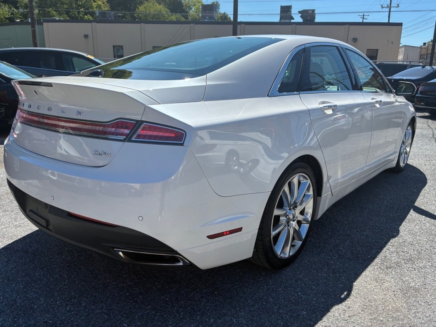 2015 WHITE LINCOLN MKZ HYBRID (3LN6L2LU5FR) with an 2.0L engine, Continuously Variable transmission, located at 117 North Cameron Street, Harrisburg, PA, 17101, (717) 963-8962, 40.266762, -76.875259 - WE FINANCE!!! MOST vehicles are available for financing. Good Credit/ Challenged Credit/ No Credit - ALL Trade-Ins Welcomed!!! APPLY ONLINE or CALL us TODAY Please call us to discuss your cash and/or financing options. Thanks for checking our inventory! We're here to help.- Photo#4