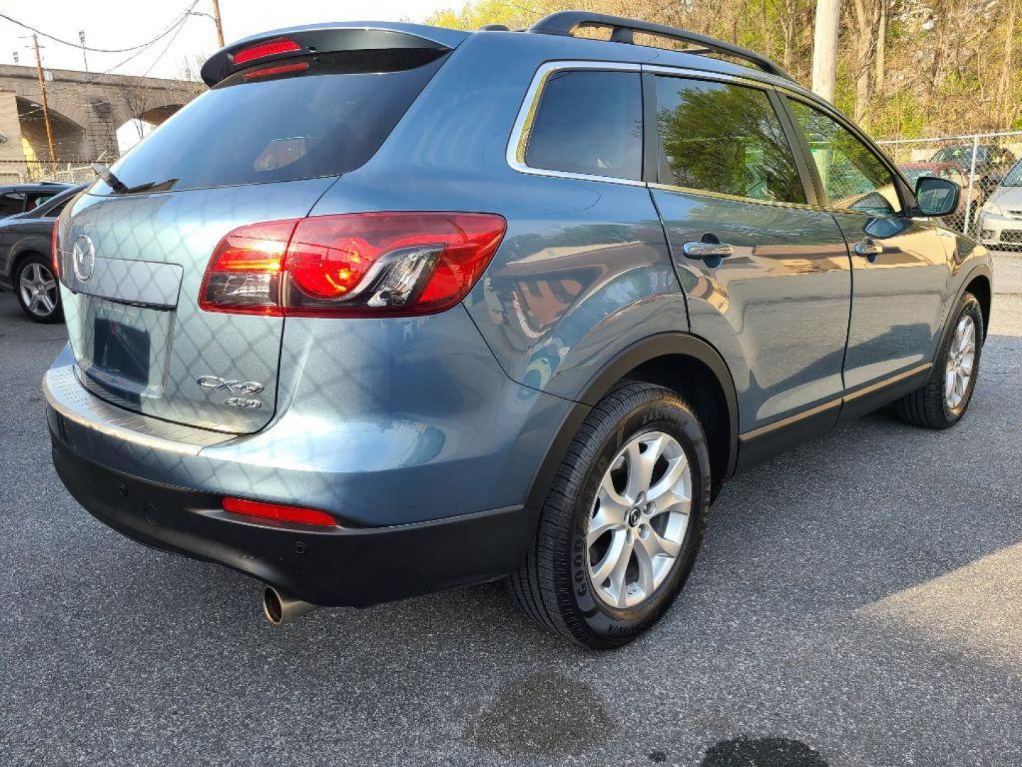 2015 BLUE MAZDA CX-9 TOURING (JM3TB3CV9F0) with an 3.7L engine, Automatic transmission, located at 117 North Cameron Street, Harrisburg, PA, 17101, (717) 963-8962, 40.266762, -76.875259 - WE FINANCE!!! Good Credit/ Bad Credit/ No Credit - ALL Trade-Ins Welcomed!!! ***Guaranteed Credit Approval*** APPLY ONLINE or CALL us TODAY ;) Internet Prices and Marketplace Prices are SPECIAL discounted ***CASH DEALS*** Retail Prices are higher. Please call us to discuss your cash and finan - Photo#3