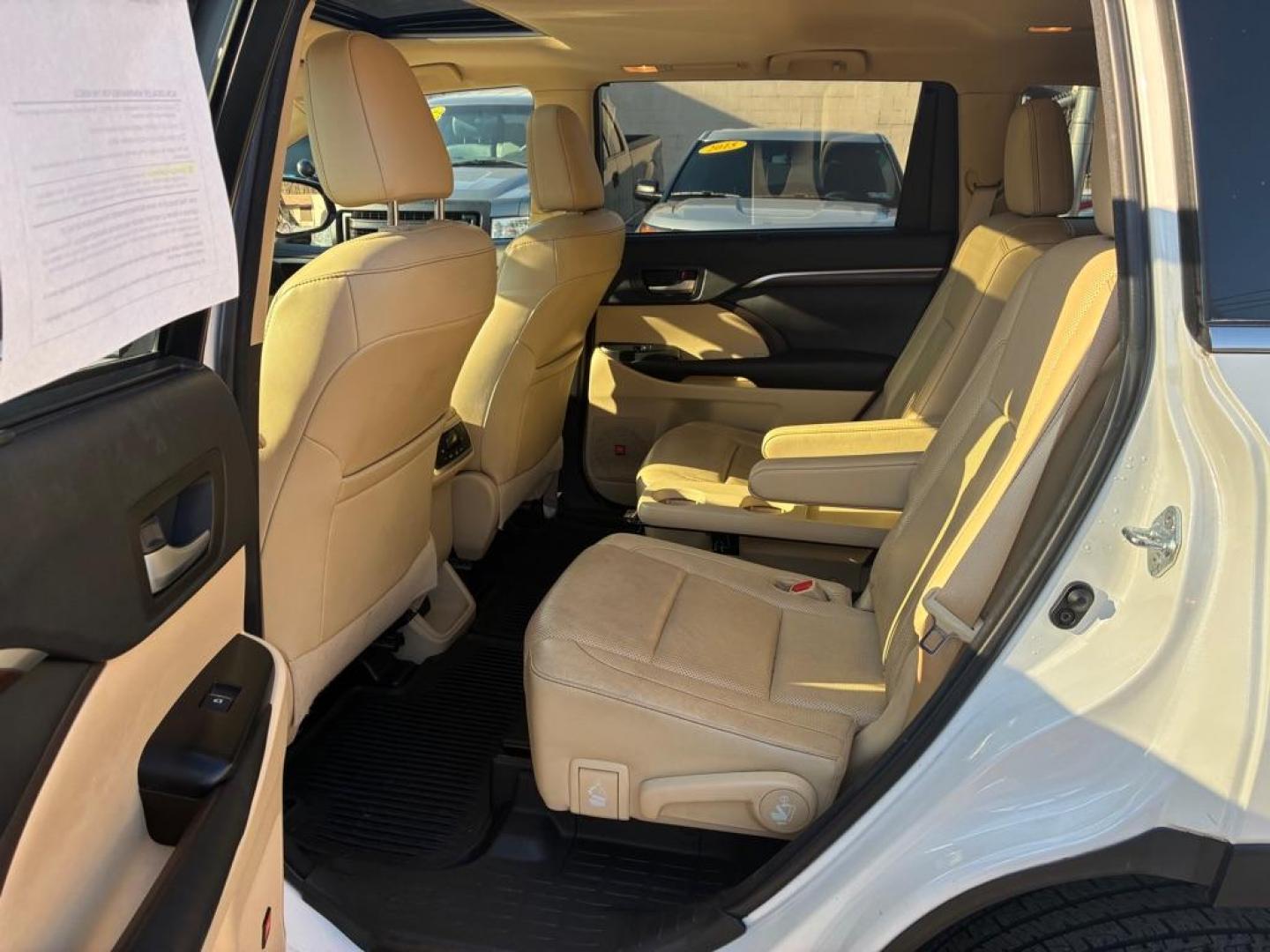 2015 WHITE TOYOTA HIGHLANDER HYBRID LIMITED (5TDDCRFH9FS) with an 3.5L engine, Continuously Variable transmission, located at 117 North Cameron Street, Harrisburg, PA, 17101, (717) 963-8962, 40.266762, -76.875259 - WE FINANCE!!! Good Credit/ Challenged Credit/ No Credit - ALL Trade-Ins Welcomed!!! APPLY ONLINE or CALL us TODAY ;) Please call us to discuss your cash and/or financing options. - Photo#12