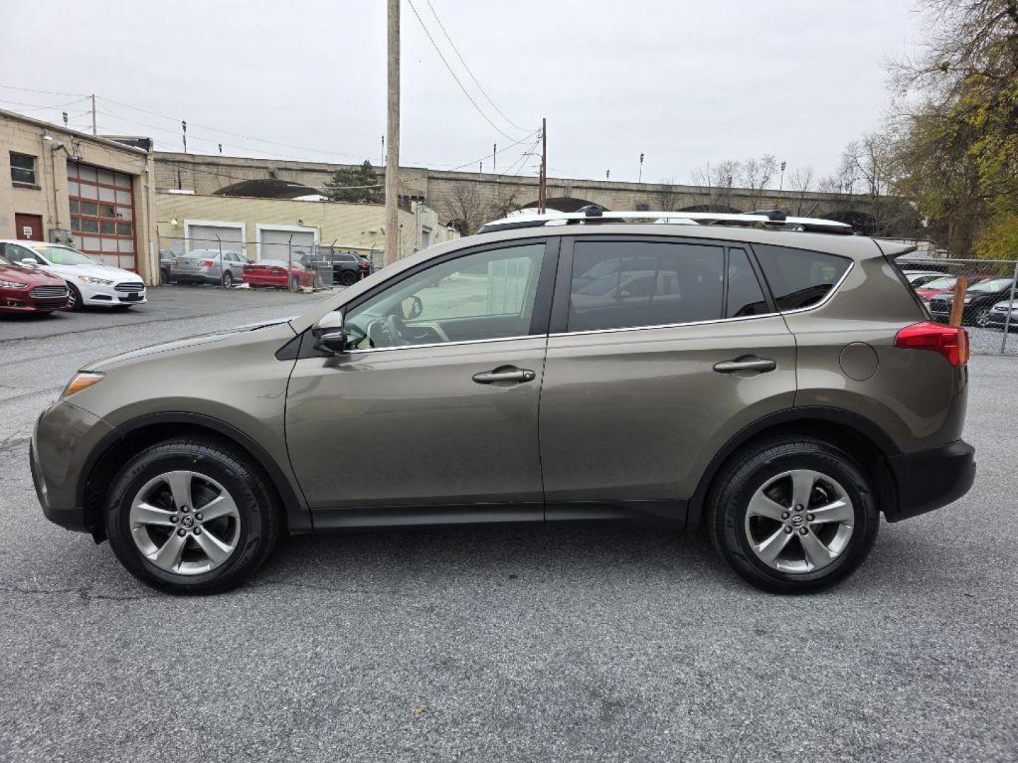 2015 BEIGE TOYOTA RAV4 XLE (JTMRFREV3FD) with an 2.5L engine, Automatic transmission, located at 117 North Cameron Street, Harrisburg, PA, 17101, (717) 963-8962, 40.266762, -76.875259 - WE FINANCE!!! Good Credit/ Bad Credit/ No Credit - ALL Trade-Ins Welcomed!!! ***Guaranteed Credit Approval*** APPLY ONLINE or CALL us TODAY ;) Please call us to discuss your cash and financing options. - Photo#1