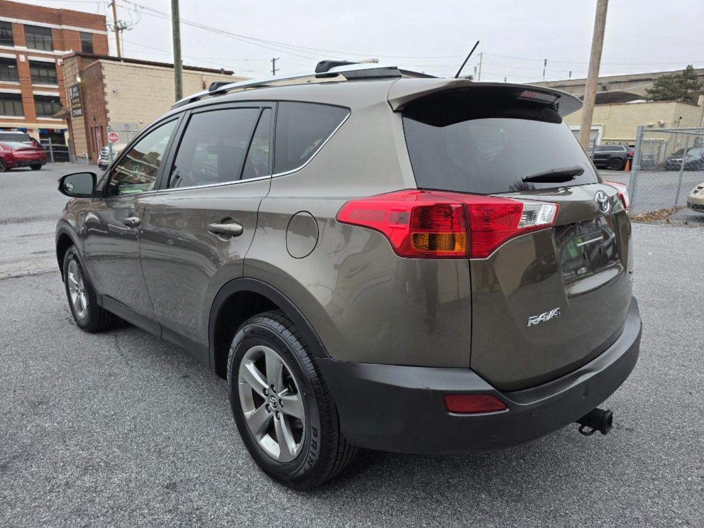 2015 BEIGE TOYOTA RAV4 XLE (JTMRFREV3FD) with an 2.5L engine, Automatic transmission, located at 117 North Cameron Street, Harrisburg, PA, 17101, (717) 963-8962, 40.266762, -76.875259 - WE FINANCE!!! Good Credit/ Bad Credit/ No Credit - ALL Trade-Ins Welcomed!!! ***Guaranteed Credit Approval*** APPLY ONLINE or CALL us TODAY ;) Please call us to discuss your cash and financing options. - Photo#2