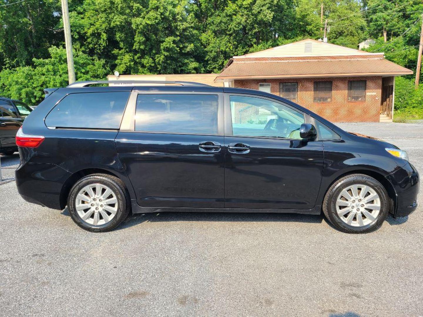 2015 BLACK TOYOTA SIENNA LE (5TDJK3DC3FS) with an 3.5L engine, Automatic transmission, located at 117 North Cameron Street, Harrisburg, PA, 17101, (717) 963-8962, 40.266762, -76.875259 - WE FINANCE!!! Good Credit/ Bad Credit/ No Credit - ALL Trade-Ins Welcomed!!! ***Guaranteed Credit Approval*** APPLY ONLINE or CALL us TODAY ;) Internet Prices and Marketplace Prices are SPECIAL discounted ***CASH DEALS*** Retail Prices are higher. Please call us to discuss your cash and finan - Photo#5