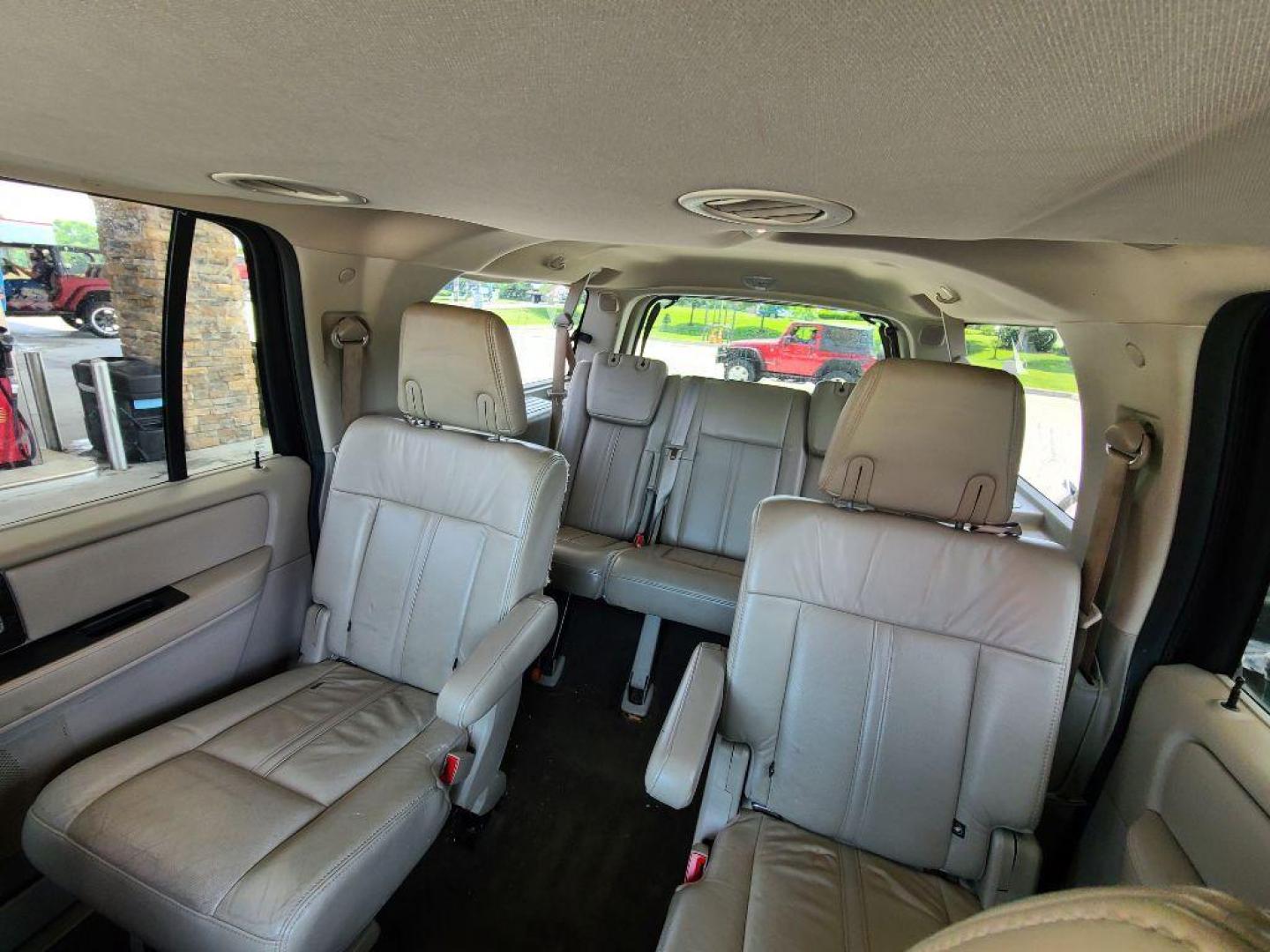2015 BLACK TOYOTA SIENNA LE (5TDJK3DC3FS) with an 3.5L engine, Automatic transmission, located at 117 North Cameron Street, Harrisburg, PA, 17101, (717) 963-8962, 40.266762, -76.875259 - WE FINANCE!!! Good Credit/ Bad Credit/ No Credit - ALL Trade-Ins Welcomed!!! ***Guaranteed Credit Approval*** APPLY ONLINE or CALL us TODAY ;) Internet Prices and Marketplace Prices are SPECIAL discounted ***CASH DEALS*** Retail Prices are higher. Please call us to discuss your cash and finan - Photo#16