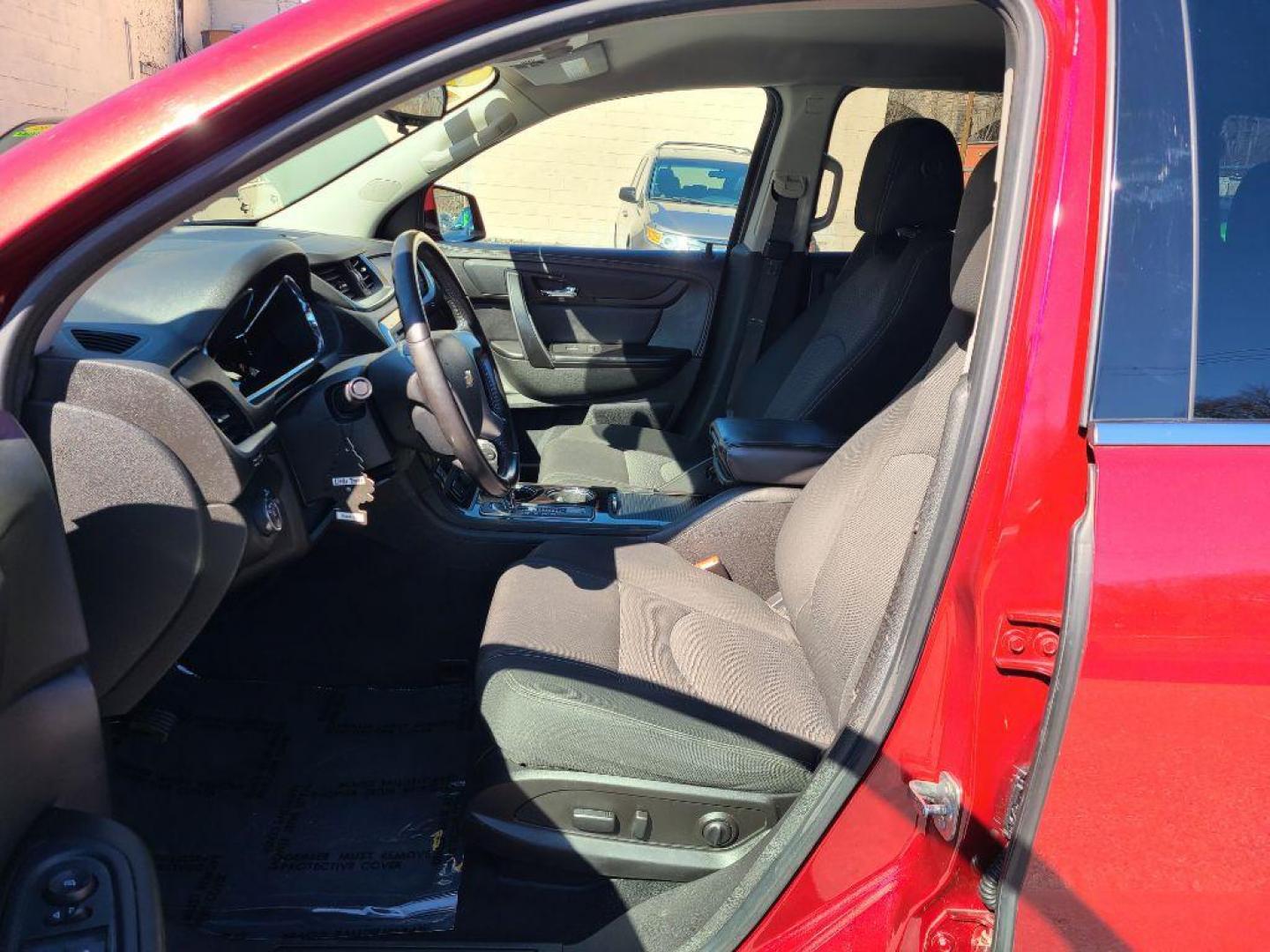 2016 RED CHEVROLET TRAVERSE LT (1GNKVGKD2GJ) with an 3.6L engine, Automatic transmission, located at 117 North Cameron Street, Harrisburg, PA, 17101, (717) 963-8962, 40.266762, -76.875259 - WE FINANCE!!! Good Credit/ Bad Credit/ No Credit - ALL Trade-Ins Welcomed!!! ***Guaranteed Credit Approval*** APPLY ONLINE or CALL us TODAY ;) Internet Prices and Marketplace Prices are SPECIAL discounted ***CASH DEALS*** Retail Prices are higher. Please call us to discuss your cash and finan - Photo#14