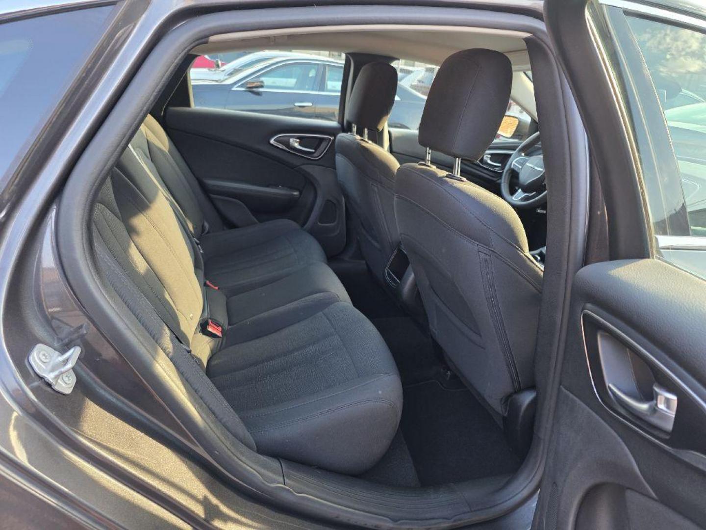 2016 GRAY CHRYSLER 200 LX (1C3CCCFB1GN) with an 2.4L engine, Automatic transmission, located at 117 North Cameron Street, Harrisburg, PA, 17101, (717) 963-8962, 40.266762, -76.875259 - WE FINANCE!!! Good Credit/ Challenged Credit/ No Credit - ALL Trade-Ins Welcomed!!! APPLY ONLINE or CALL us TODAY ;) Please call us to discuss your cash and/or financing options. - Photo#11