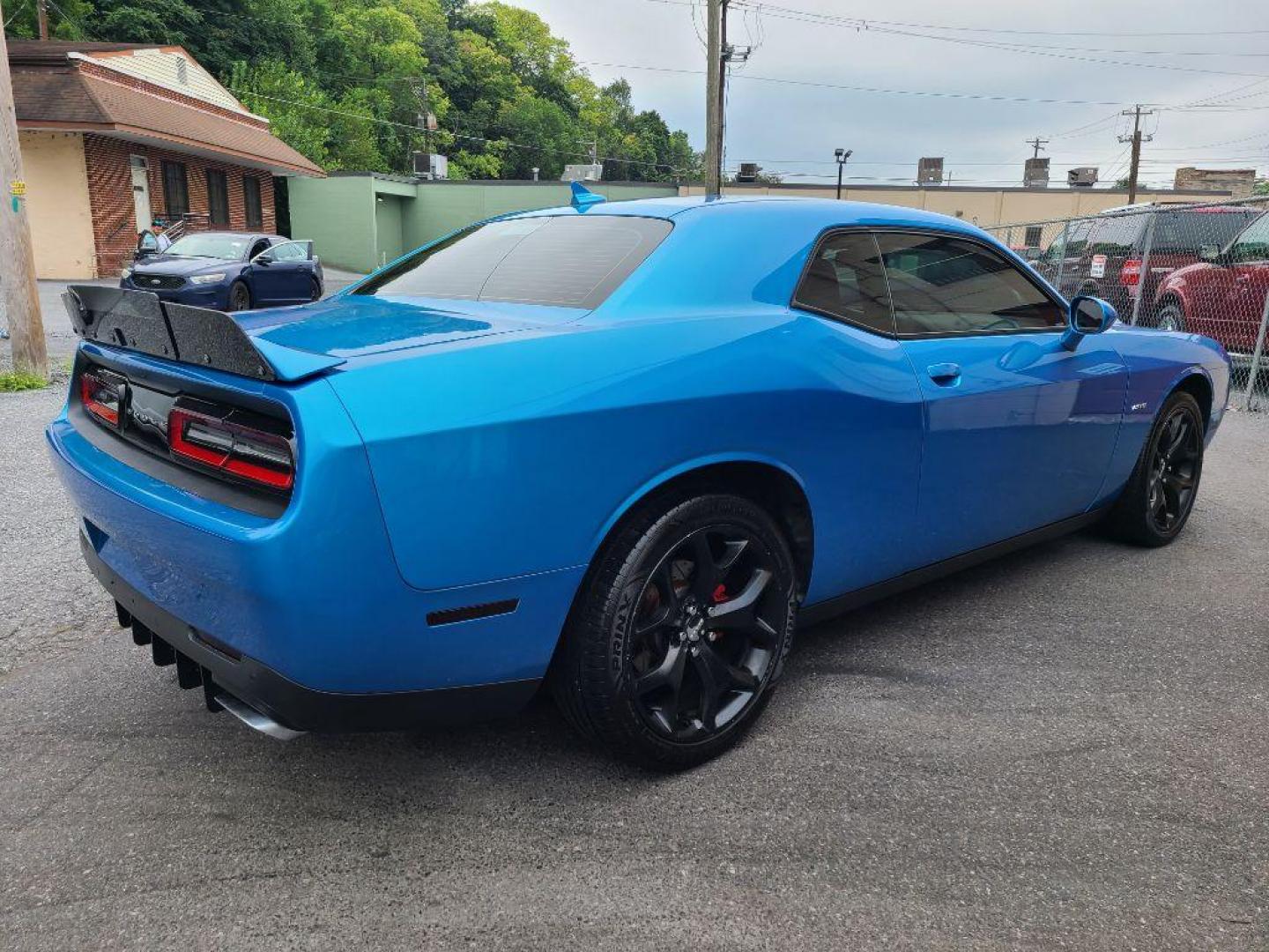 2016 BLUE DODGE CHALLENGER R/T (2C3CDZBT7GH) with an 5.7L engine, 6-Speed Manual transmission, located at 117 North Cameron Street, Harrisburg, PA, 17101, (717) 963-8962, 40.266762, -76.875259 - WE FINANCE!!! Good Credit/ Bad Credit/ No Credit - ALL Trade-Ins Welcomed!!! ***Guaranteed Credit Approval*** APPLY ONLINE or CALL us TODAY ;) Internet Prices and Marketplace Prices are SPECIAL discounted ***CASH DEALS*** Retail Prices are higher. Please call us to discuss your cash and finan - Photo#4