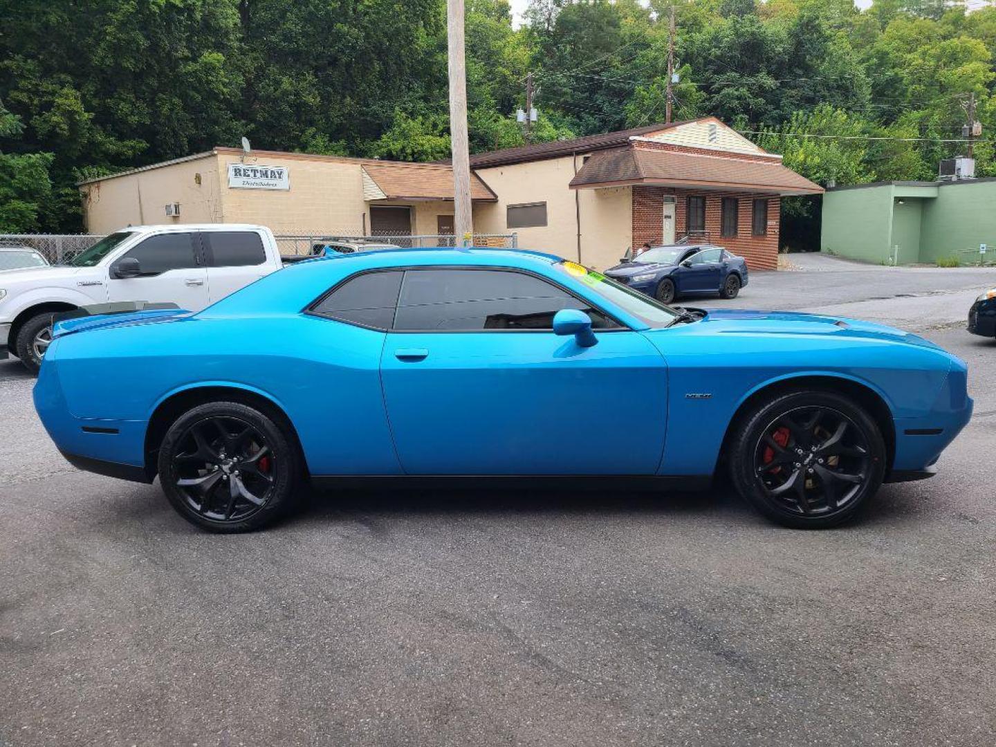 2016 BLUE DODGE CHALLENGER R/T (2C3CDZBT7GH) with an 5.7L engine, 6-Speed Manual transmission, located at 117 North Cameron Street, Harrisburg, PA, 17101, (717) 963-8962, 40.266762, -76.875259 - WE FINANCE!!! Good Credit/ Bad Credit/ No Credit - ALL Trade-Ins Welcomed!!! ***Guaranteed Credit Approval*** APPLY ONLINE or CALL us TODAY ;) Internet Prices and Marketplace Prices are SPECIAL discounted ***CASH DEALS*** Retail Prices are higher. Please call us to discuss your cash and finan - Photo#5