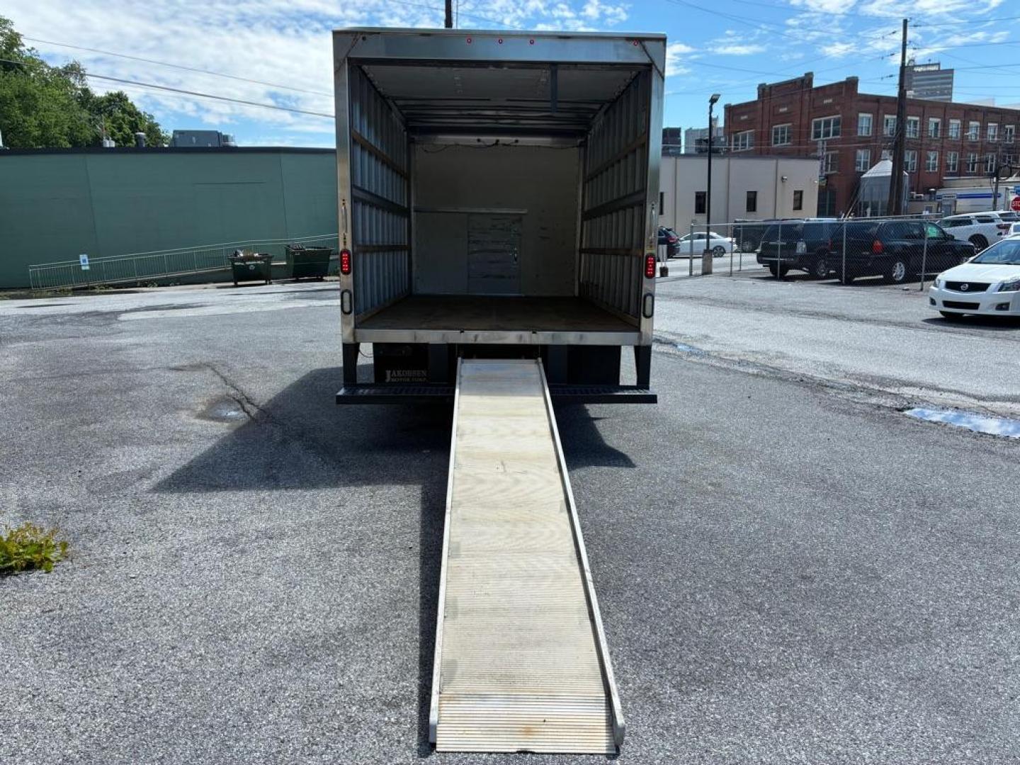 2016 WHITE FORD ECONOLINE E350 SUPER DUTY CUTAWAY VAN (1FDWE3FL6GD) with an 5.4L engine, Automatic transmission, located at 117 North Cameron Street, Harrisburg, PA, 17101, (717) 963-8962, 40.266762, -76.875259 - WE FINANCE!!! MOST vehicles are available for financing. Good Credit/ Challenged Credit/ No Credit - ALL Trade-Ins Welcomed!!! APPLY ONLINE or CALL us TODAY Please call us to discuss your cash and/or financing options. Thanks for checking our inventory! We're here to help. - Photo#12
