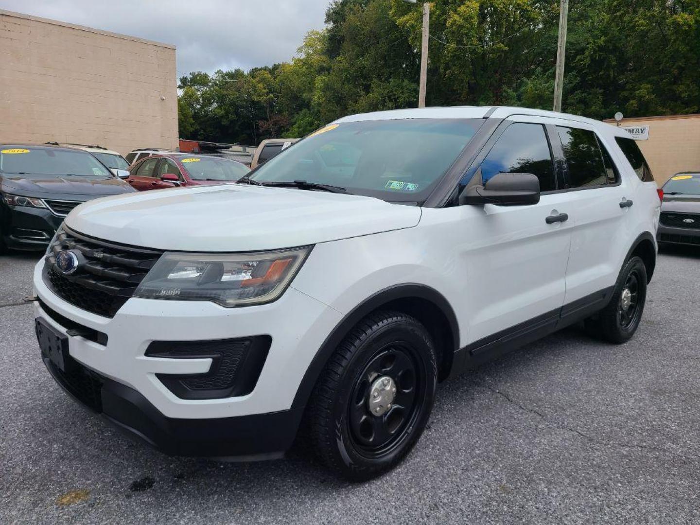 2016 WHITE FORD EXPLORER POLICE INTERCEPTOR (1FM5K8AR4GG) with an 3.7L engine, Automatic transmission, located at 117 North Cameron Street, Harrisburg, PA, 17101, (717) 963-8962, 40.266762, -76.875259 - WE FINANCE!!! Good Credit/ Bad Credit/ No Credit - ALL Trade-Ins Welcomed!!! ***Guaranteed Credit Approval*** APPLY ONLINE or CALL us TODAY ;) Please call us to discuss your cash and financing options. - Photo#0