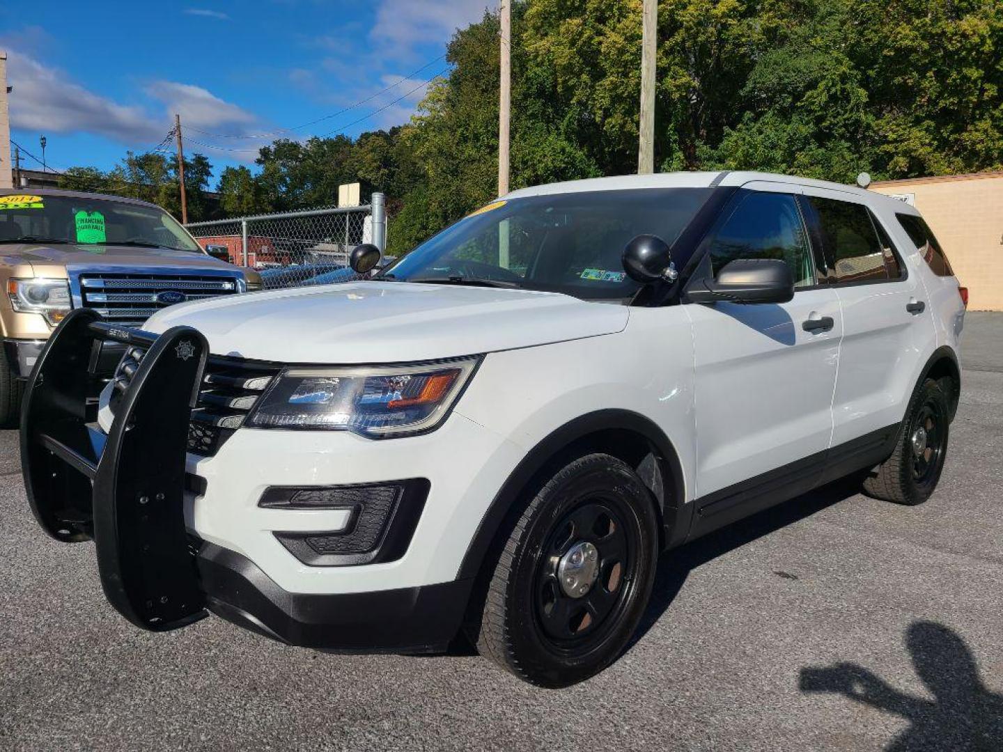 2016 WHITE FORD EXPLORER POLICE INTERCEPTOR (1FM5K8AR2GG) with an 3.7L engine, Automatic transmission, located at 117 North Cameron Street, Harrisburg, PA, 17101, (717) 963-8962, 40.266762, -76.875259 - WE FINANCE!!! Good Credit/ Bad Credit/ No Credit - ALL Trade-Ins Welcomed!!! ***Guaranteed Credit Approval*** APPLY ONLINE or CALL us TODAY ;) Please call us to discuss your cash and financing options. - Photo#0