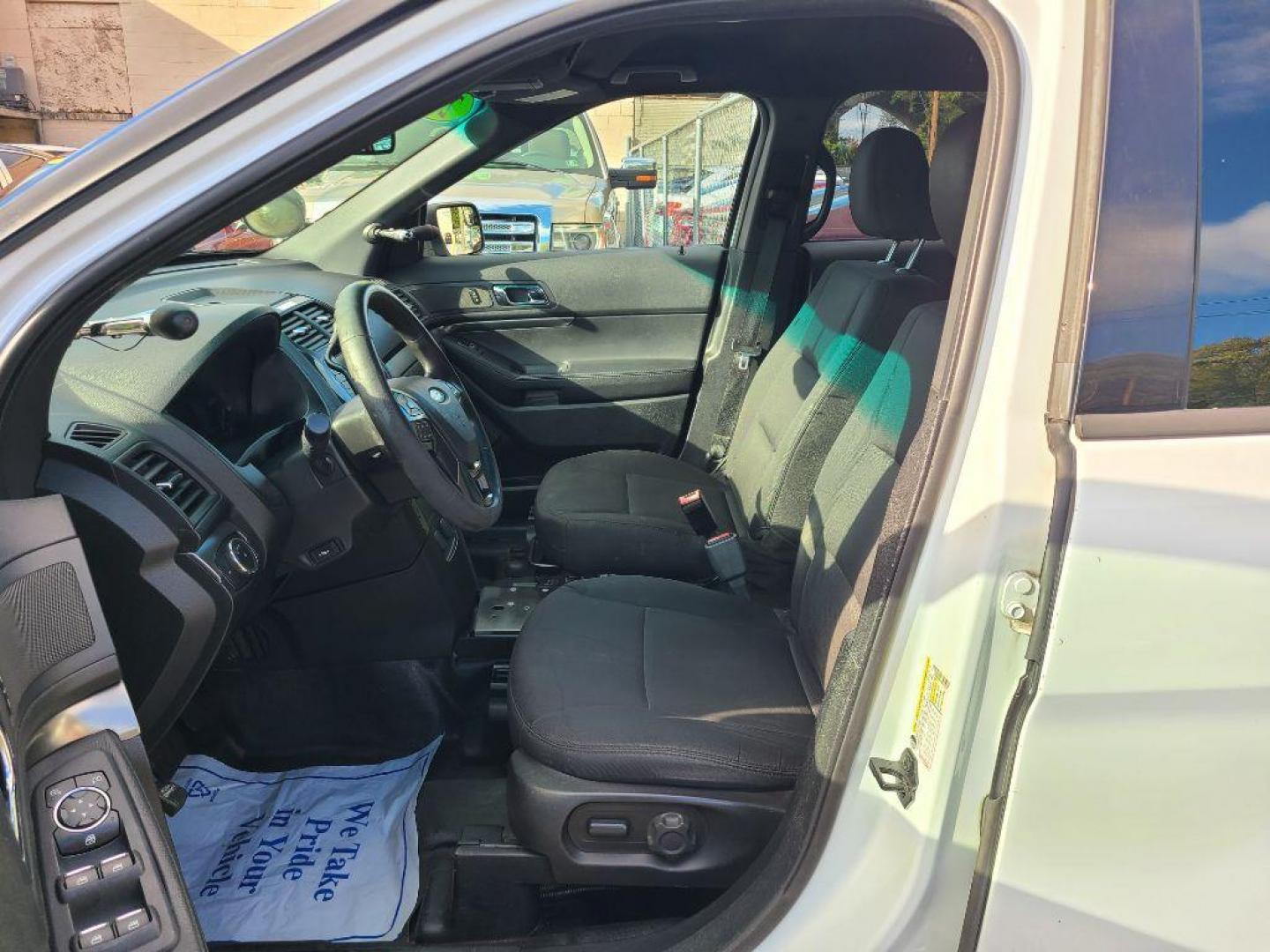2016 WHITE FORD EXPLORER POLICE INTERCEPTOR (1FM5K8AR2GG) with an 3.7L engine, Automatic transmission, located at 117 North Cameron Street, Harrisburg, PA, 17101, (717) 963-8962, 40.266762, -76.875259 - WE FINANCE!!! Good Credit/ Bad Credit/ No Credit - ALL Trade-Ins Welcomed!!! ***Guaranteed Credit Approval*** APPLY ONLINE or CALL us TODAY ;) Please call us to discuss your cash and financing options. - Photo#9