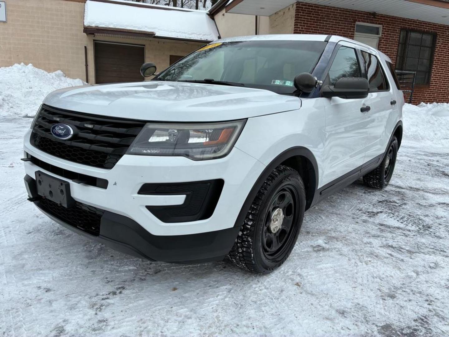 2016 WHITE FORD EXPLORER POLICE INTERCEPTOR (1FM5K8AR3GG) with an 3.7L engine, Automatic transmission, located at 117 North Cameron Street, Harrisburg, PA, 17101, (717) 963-8962, 40.266762, -76.875259 - WE FINANCE!!! Good Credit/ Challenged Credit/ No Credit - ALL Trade-Ins Welcomed!!! APPLY ONLINE or CALL us TODAY ;) Please call us to discuss your cash and/or financing options. - Photo#0