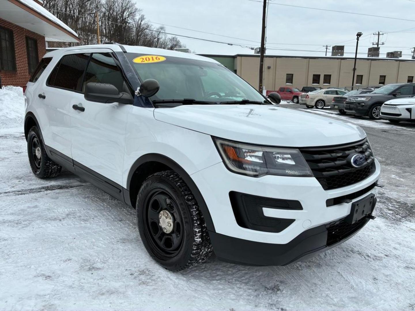 2016 WHITE FORD EXPLORER POLICE INTERCEPTOR (1FM5K8AR3GG) with an 3.7L engine, Automatic transmission, located at 117 North Cameron Street, Harrisburg, PA, 17101, (717) 963-8962, 40.266762, -76.875259 - WE FINANCE!!! Good Credit/ Challenged Credit/ No Credit - ALL Trade-Ins Welcomed!!! APPLY ONLINE or CALL us TODAY ;) Please call us to discuss your cash and/or financing options. - Photo#6