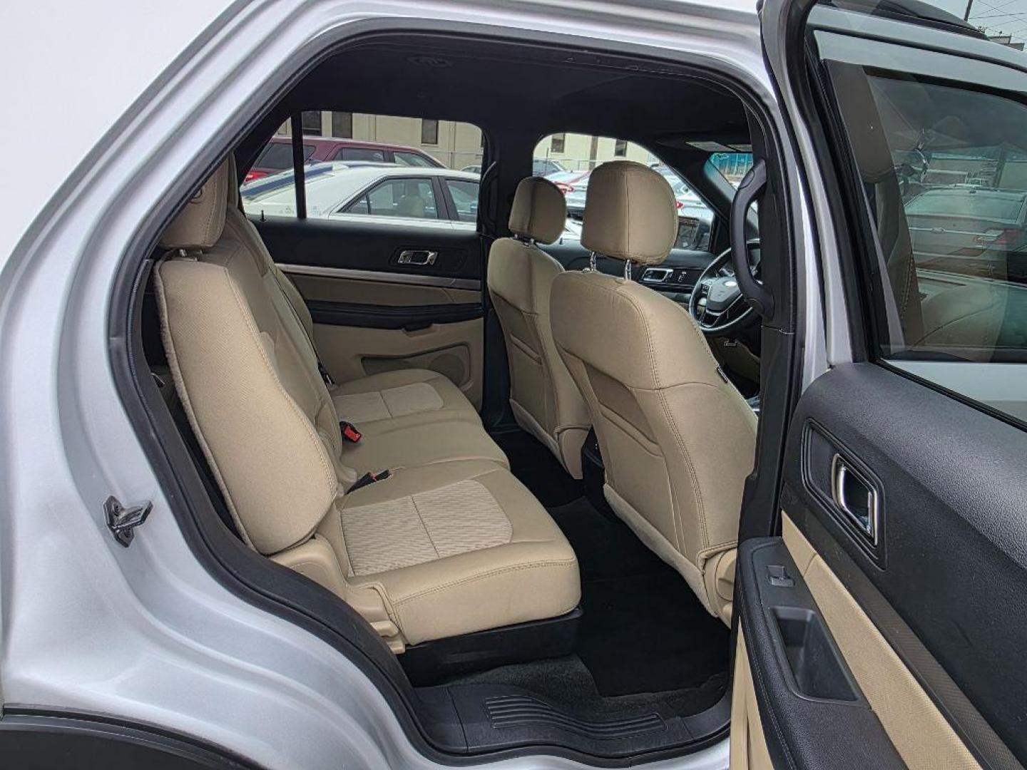 2016 SILVER FORD EXPLORER BASE (1FM5K8B80GG) with an 3.5L engine, Automatic transmission, located at 117 North Cameron Street, Harrisburg, PA, 17101, (717) 963-8962, 40.266762, -76.875259 - WE FINANCE!!! Good Credit/ Challenged Credit/ No Credit - ALL Trade-Ins Welcomed!!! APPLY ONLINE or CALL us TODAY ;) Please call us to discuss your cash and/or financing options. - Photo#10