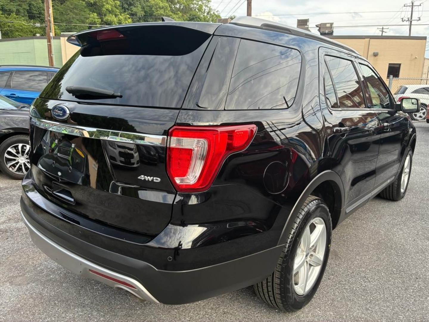 2016 BLACK FORD EXPLORER XLT (1FM5K8D83GG) with an 3.5L engine, Automatic transmission, located at 117 North Cameron Street, Harrisburg, PA, 17101, (717) 963-8962, 40.266762, -76.875259 - WE FINANCE!!! MOST vehicles are available for financing. Good Credit/ Challenged Credit/ No Credit - ALL Trade-Ins Welcomed!!! APPLY ONLINE or CALL us TODAY Please call us to discuss your cash and/or financing options. Thanks for checking our inventory! We're here to help.- Photo#4
