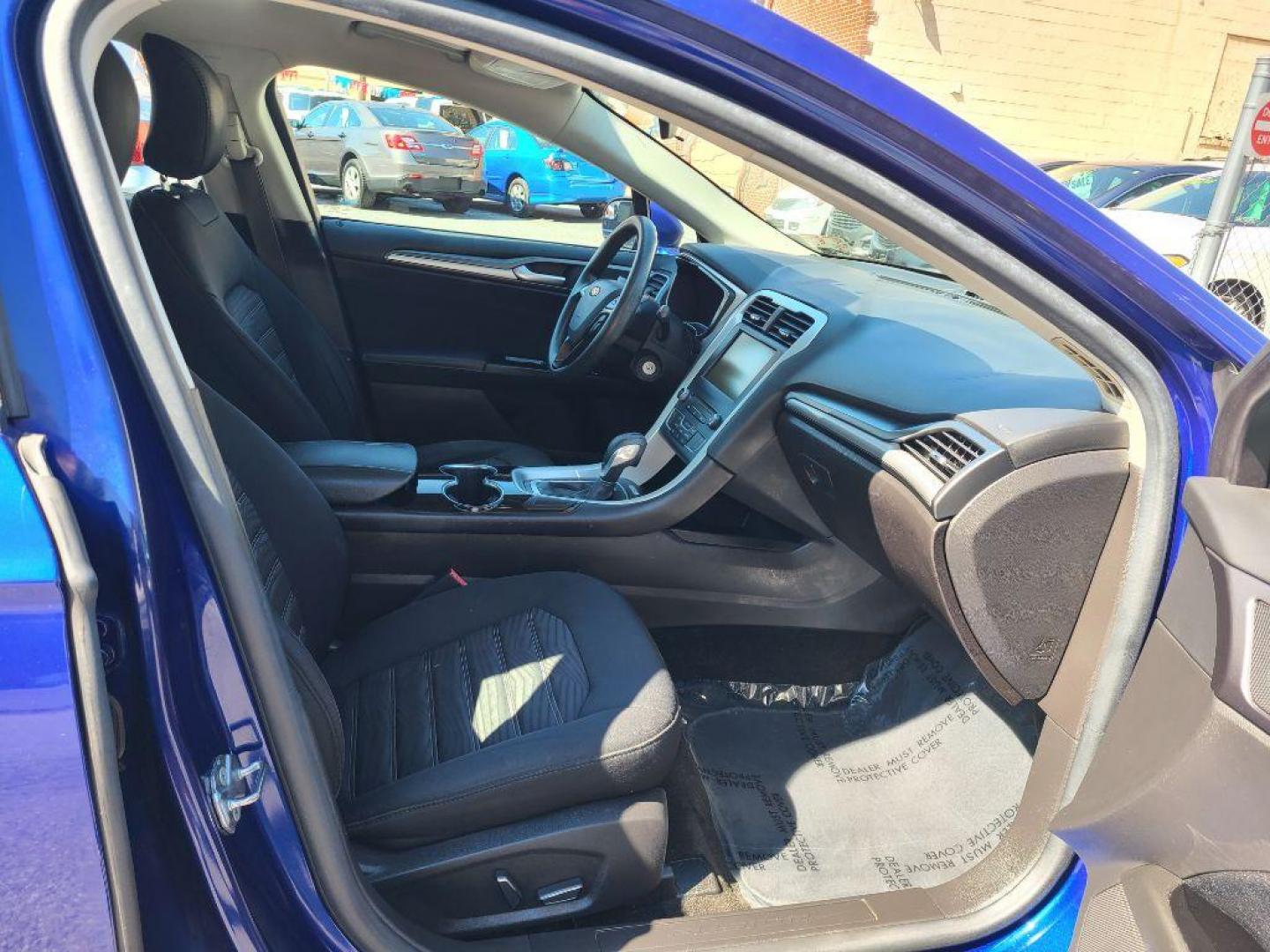 2016 BLUE FORD FUSION SE (3FA6P0H78GR) with an 2.5L engine, Automatic transmission, located at 117 North Cameron Street, Harrisburg, PA, 17101, (717) 963-8962, 40.266762, -76.875259 - WE FINANCE!!! Good Credit/ Bad Credit/ No Credit - ALL Trade-Ins Welcomed!!! ***Guaranteed Credit Approval*** APPLY ONLINE or CALL us TODAY ;) Internet Prices and Marketplace Prices are SPECIAL discounted ***CASH DEALS*** Retail Prices are higher. Please call us to discuss your cash and finan - Photo#8