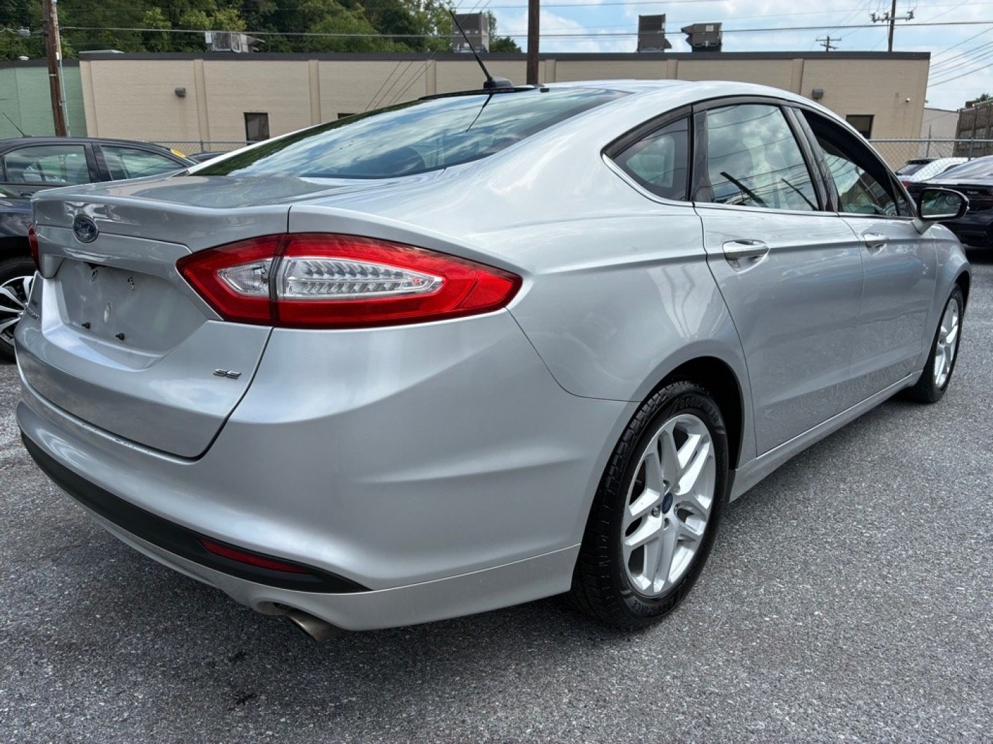 2016 SILVER FORD FUSION SE (3FA6P0H73GR) with an 2.5L engine, Automatic transmission, located at 117 North Cameron Street, Harrisburg, PA, 17101, (717) 963-8962, 40.266762, -76.875259 - WE FINANCE!!! MOST vehicles are available for financing. Good Credit/ Challenged Credit/ No Credit - ALL Trade-Ins Welcomed!!! APPLY ONLINE or CALL us TODAY Please call us to discuss your cash and/or financing options. Thanks for checking our inventory! We're here to help.- Photo#4