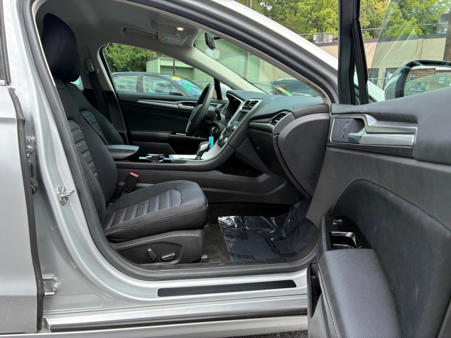 2016 SILVER FORD FUSION SE (3FA6P0H73GR) with an 2.5L engine, Automatic transmission, located at 117 North Cameron Street, Harrisburg, PA, 17101, (717) 963-8962, 40.266762, -76.875259 - WE FINANCE!!! MOST vehicles are available for financing. Good Credit/ Challenged Credit/ No Credit - ALL Trade-Ins Welcomed!!! APPLY ONLINE or CALL us TODAY Please call us to discuss your cash and/or financing options. Thanks for checking our inventory! We're here to help.- Photo#8