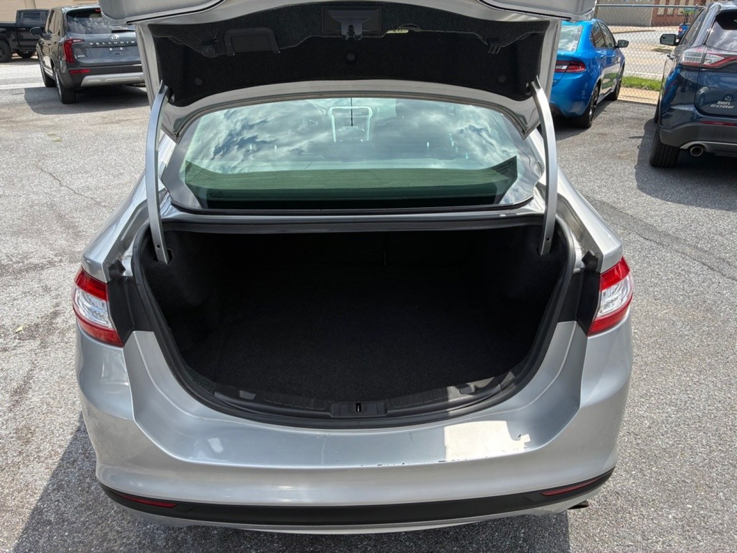 2016 SILVER FORD FUSION SE (3FA6P0H73GR) with an 2.5L engine, Automatic transmission, located at 117 North Cameron Street, Harrisburg, PA, 17101, (717) 963-8962, 40.266762, -76.875259 - WE FINANCE!!! MOST vehicles are available for financing. Good Credit/ Challenged Credit/ No Credit - ALL Trade-Ins Welcomed!!! APPLY ONLINE or CALL us TODAY Please call us to discuss your cash and/or financing options. Thanks for checking our inventory! We're here to help.- Photo#10