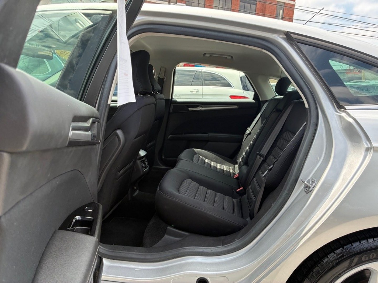 2016 SILVER FORD FUSION SE (3FA6P0H73GR) with an 2.5L engine, Automatic transmission, located at 117 North Cameron Street, Harrisburg, PA, 17101, (717) 963-8962, 40.266762, -76.875259 - WE FINANCE!!! MOST vehicles are available for financing. Good Credit/ Challenged Credit/ No Credit - ALL Trade-Ins Welcomed!!! APPLY ONLINE or CALL us TODAY Please call us to discuss your cash and/or financing options. Thanks for checking our inventory! We're here to help.- Photo#11
