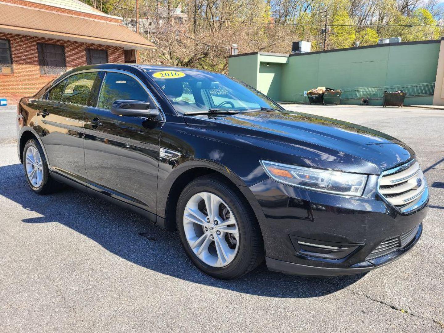 2016 BLACK FORD TAURUS SEL (1FAHP2E85GG) with an 3.5L engine, Automatic transmission, located at 117 North Cameron Street, Harrisburg, PA, 17101, (717) 963-8962, 40.266762, -76.875259 - WE FINANCE!!! Good Credit/ Bad Credit/ No Credit - ALL Trade-Ins Welcomed!!! ***Guaranteed Credit Approval*** APPLY ONLINE or CALL us TODAY ;) Internet Prices and Marketplace Prices are SPECIAL discounted ***CASH DEALS*** Retail Prices are higher. Please call us to discuss your cash and finan - Photo#7
