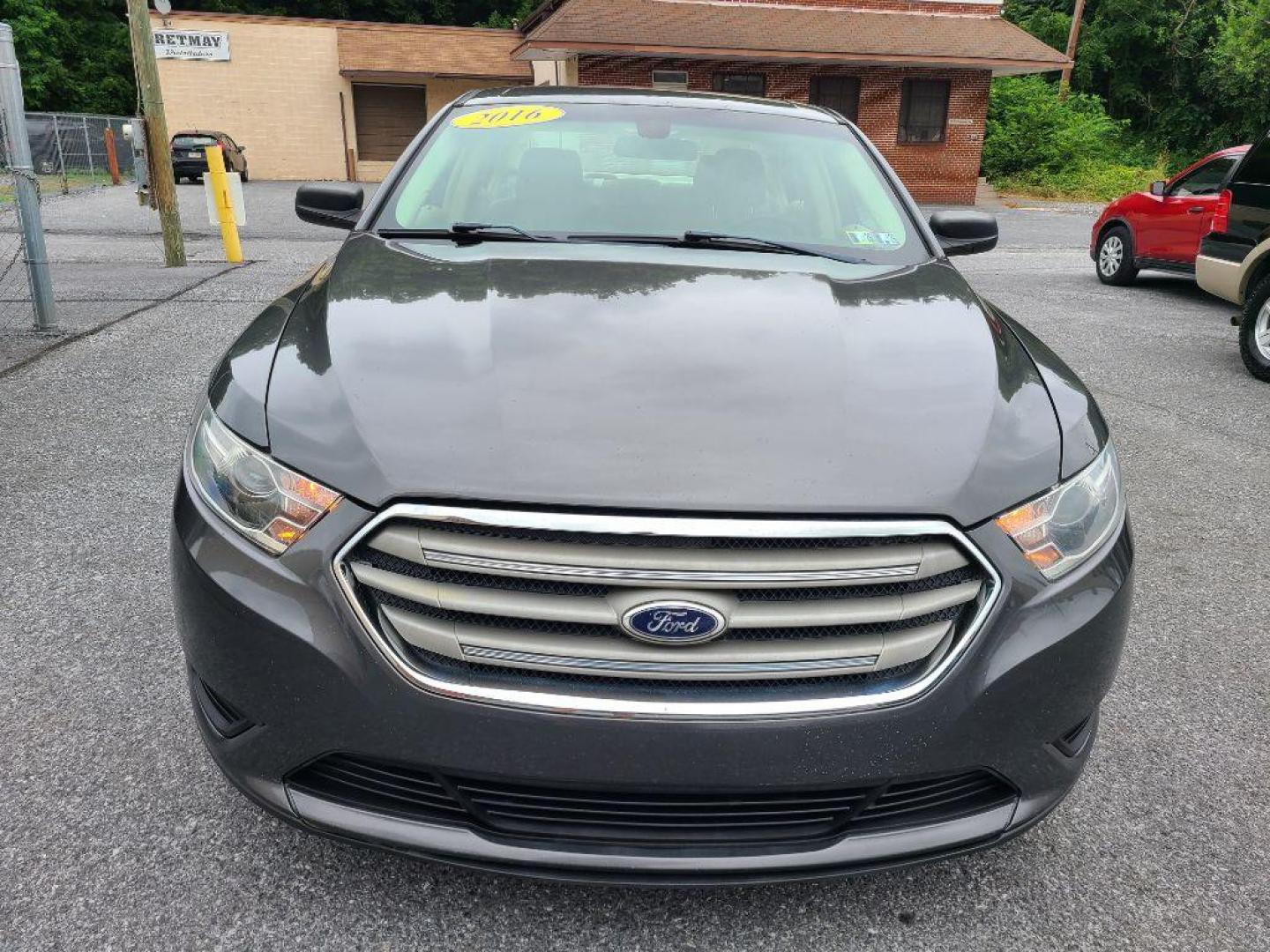 2016 GRAY FORD TAURUS SE (1FAHP2D80GG) with an 3.5L engine, Automatic transmission, located at 117 North Cameron Street, Harrisburg, PA, 17101, (717) 963-8962, 40.266762, -76.875259 - WE FINANCE!!! Good Credit/ Bad Credit/ No Credit - ALL Trade-Ins Welcomed!!! ***Guaranteed Credit Approval*** APPLY ONLINE or CALL us TODAY ;) Internet Prices and Marketplace Prices are SPECIAL discounted ***CASH DEALS*** Retail Prices are higher. Please call us to discuss your cash and finan - Photo#3