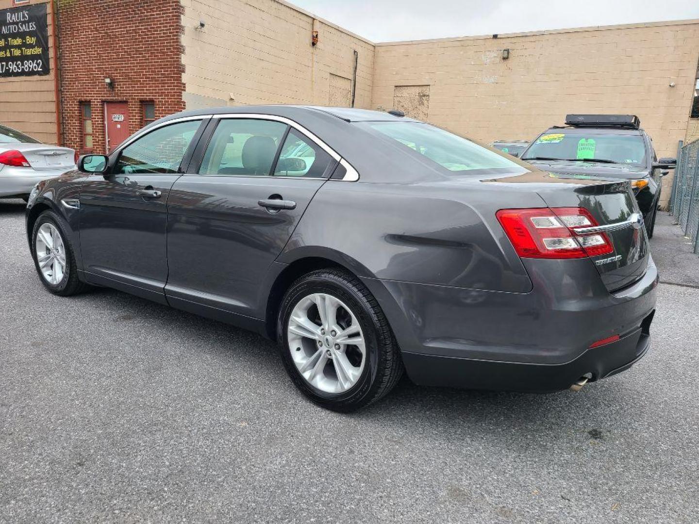 2016 GRAY FORD TAURUS SE (1FAHP2D80GG) with an 3.5L engine, Automatic transmission, located at 117 North Cameron Street, Harrisburg, PA, 17101, (717) 963-8962, 40.266762, -76.875259 - WE FINANCE!!! Good Credit/ Bad Credit/ No Credit - ALL Trade-Ins Welcomed!!! ***Guaranteed Credit Approval*** APPLY ONLINE or CALL us TODAY ;) Internet Prices and Marketplace Prices are SPECIAL discounted ***CASH DEALS*** Retail Prices are higher. Please call us to discuss your cash and finan - Photo#4