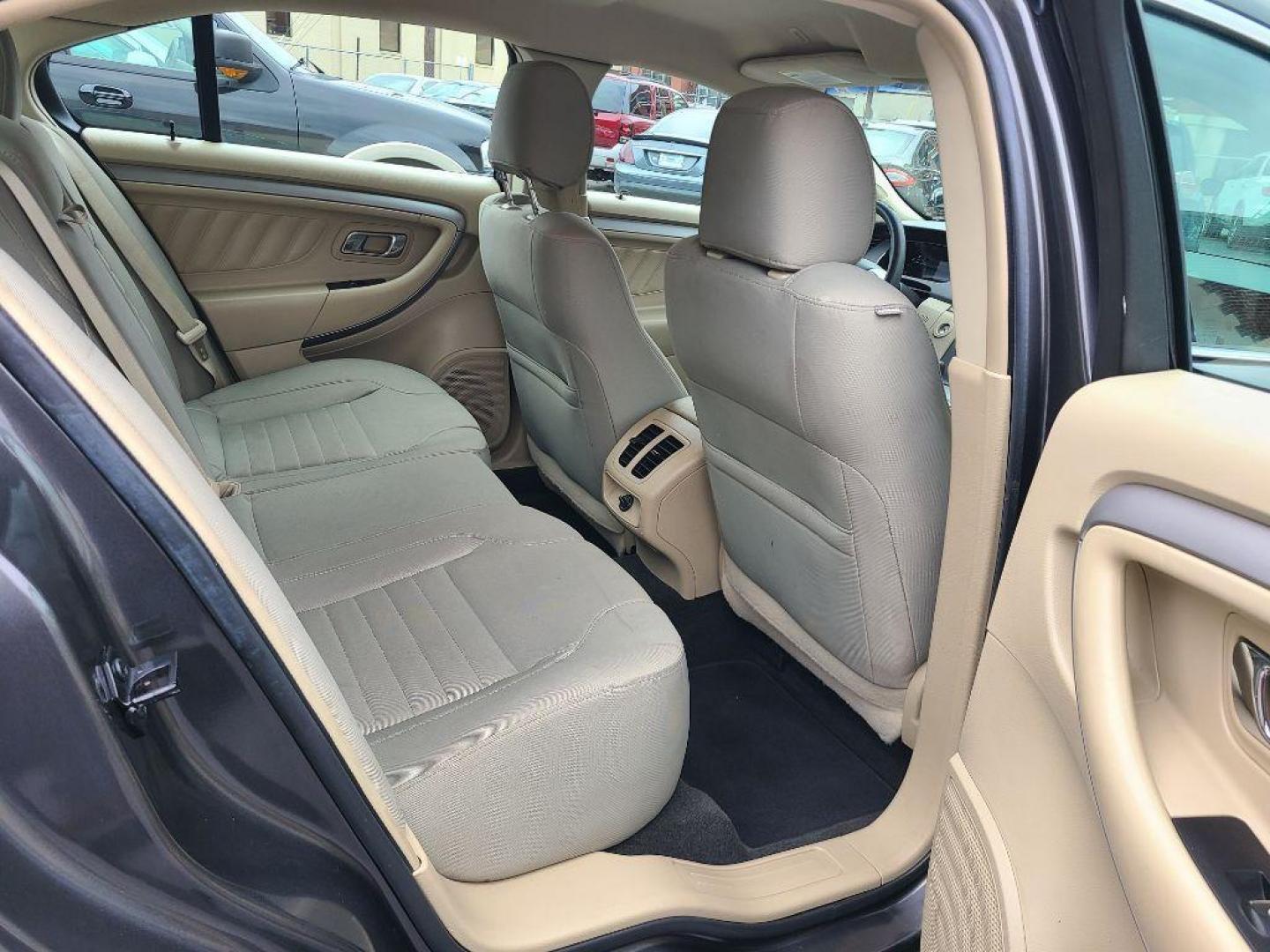 2016 GRAY FORD TAURUS SE (1FAHP2D80GG) with an 3.5L engine, Automatic transmission, located at 117 North Cameron Street, Harrisburg, PA, 17101, (717) 963-8962, 40.266762, -76.875259 - WE FINANCE!!! Good Credit/ Bad Credit/ No Credit - ALL Trade-Ins Welcomed!!! ***Guaranteed Credit Approval*** APPLY ONLINE or CALL us TODAY ;) Internet Prices and Marketplace Prices are SPECIAL discounted ***CASH DEALS*** Retail Prices are higher. Please call us to discuss your cash and finan - Photo#9