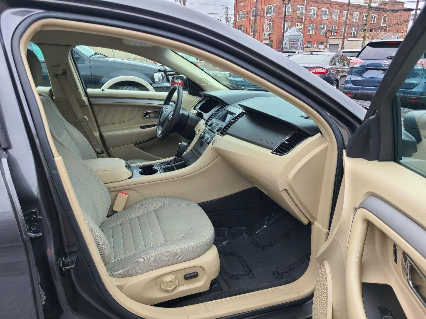2016 GRAY FORD TAURUS SE (1FAHP2D80GG) with an 3.5L engine, Automatic transmission, located at 117 North Cameron Street, Harrisburg, PA, 17101, (717) 963-8962, 40.266762, -76.875259 - WE FINANCE!!! Good Credit/ Bad Credit/ No Credit - ALL Trade-Ins Welcomed!!! ***Guaranteed Credit Approval*** APPLY ONLINE or CALL us TODAY ;) Internet Prices and Marketplace Prices are SPECIAL discounted ***CASH DEALS*** Retail Prices are higher. Please call us to discuss your cash and finan - Photo#11