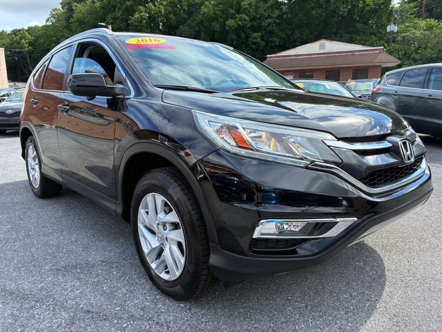 2016 BLACK HONDA CR-V EXL (2HKRM4H70GH) with an 2.4L engine, Continuously Variable transmission, located at 117 North Cameron Street, Harrisburg, PA, 17101, (717) 963-8962, 40.266762, -76.875259 - WE FINANCE!!! MOST vehicles are available for financing. Good Credit/ Challenged Credit/ No Credit - ALL Trade-Ins Welcomed!!! APPLY ONLINE or CALL us TODAY Please call us to discuss your cash and/or financing options. Thanks for checking our inventory! We're here to help.- Photo#6