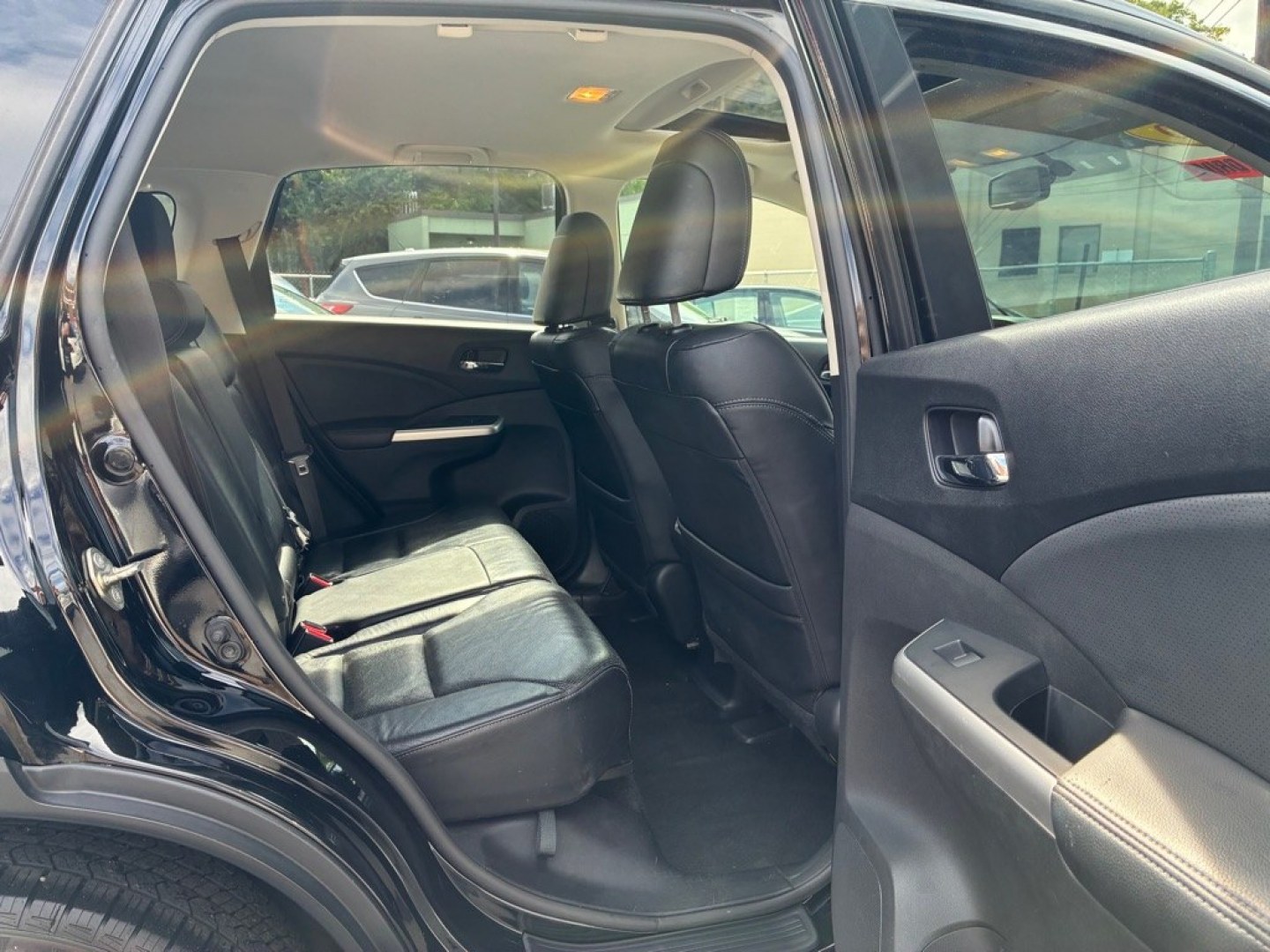 2016 BLACK HONDA CR-V EXL (2HKRM4H70GH) with an 2.4L engine, Continuously Variable transmission, located at 117 North Cameron Street, Harrisburg, PA, 17101, (717) 963-8962, 40.266762, -76.875259 - WE FINANCE!!! MOST vehicles are available for financing. Good Credit/ Challenged Credit/ No Credit - ALL Trade-Ins Welcomed!!! APPLY ONLINE or CALL us TODAY Please call us to discuss your cash and/or financing options. Thanks for checking our inventory! We're here to help.- Photo#9