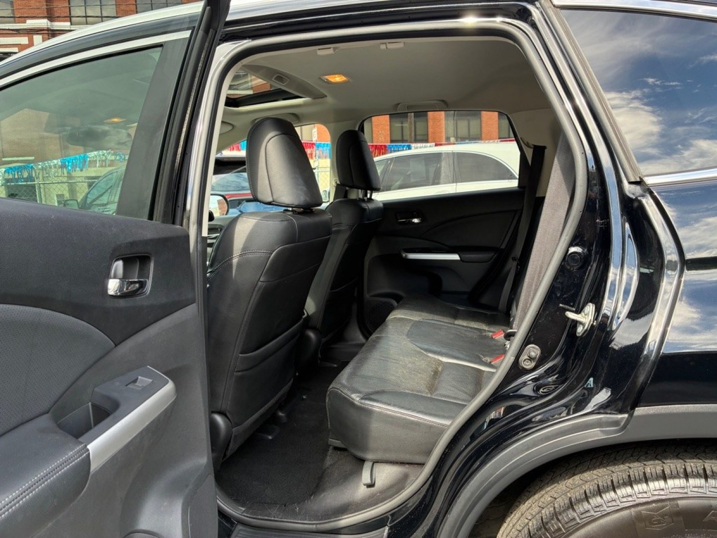 2016 BLACK HONDA CR-V EXL (2HKRM4H70GH) with an 2.4L engine, Continuously Variable transmission, located at 117 North Cameron Street, Harrisburg, PA, 17101, (717) 963-8962, 40.266762, -76.875259 - WE FINANCE!!! MOST vehicles are available for financing. Good Credit/ Challenged Credit/ No Credit - ALL Trade-Ins Welcomed!!! APPLY ONLINE or CALL us TODAY Please call us to discuss your cash and/or financing options. Thanks for checking our inventory! We're here to help.- Photo#11