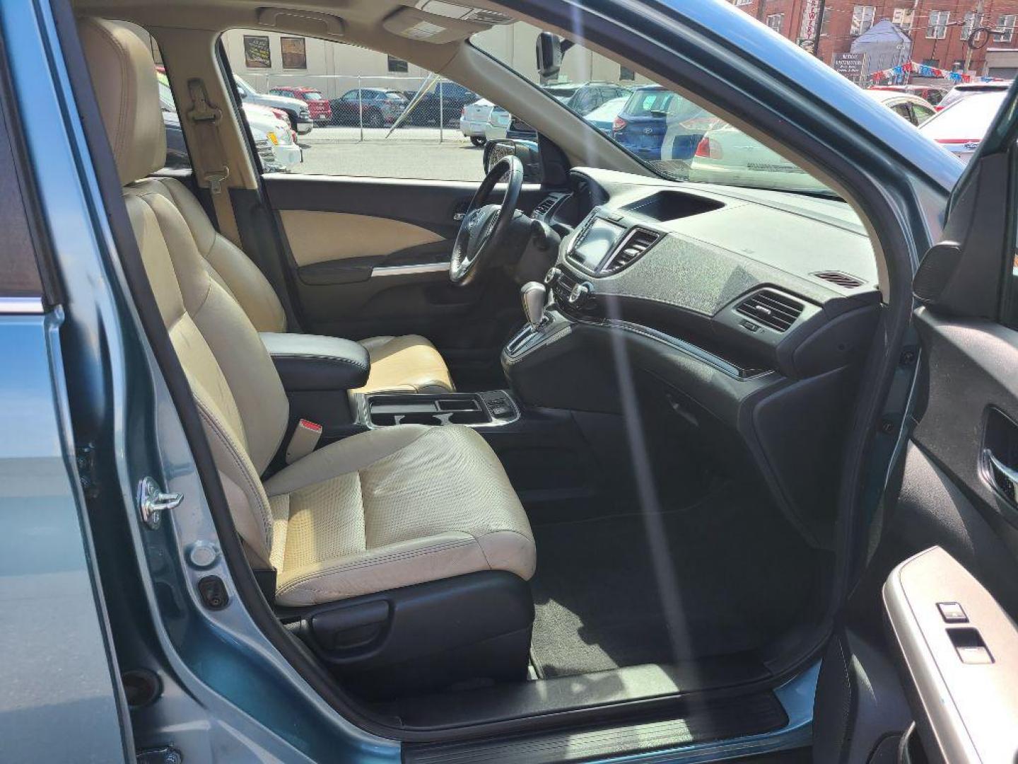 2016 BLUE HONDA CR-V EXL (2HKRM4H78GH) with an 2.4L engine, Continuously Variable transmission, located at 7981 Paxton Street, Harrisburg, PA, 17111, (717) 561-2926, 40.261490, -76.749229 - WE FINANCE!!! Good Credit/ Bad Credit/ No Credit - ALL Trade-Ins Welcomed!!! ***Guaranteed Credit Approval*** APPLY ONLINE or CALL us TODAY ;) Internet Prices and Marketplace Prices are SPECIAL discounted ***CASH DEALS*** Retail Prices are higher. Please call us to discuss your cash and finan - Photo#9