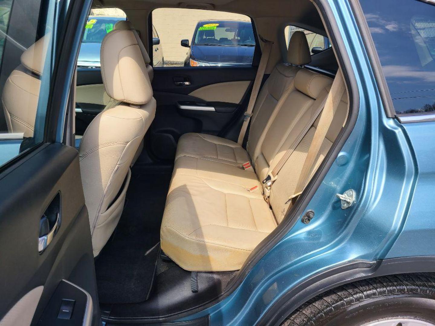 2016 BLUE HONDA CR-V EXL (2HKRM4H78GH) with an 2.4L engine, Continuously Variable transmission, located at 7981 Paxton Street, Harrisburg, PA, 17111, (717) 561-2926, 40.261490, -76.749229 - WE FINANCE!!! Good Credit/ Bad Credit/ No Credit - ALL Trade-Ins Welcomed!!! ***Guaranteed Credit Approval*** APPLY ONLINE or CALL us TODAY ;) Internet Prices and Marketplace Prices are SPECIAL discounted ***CASH DEALS*** Retail Prices are higher. Please call us to discuss your cash and finan - Photo#12