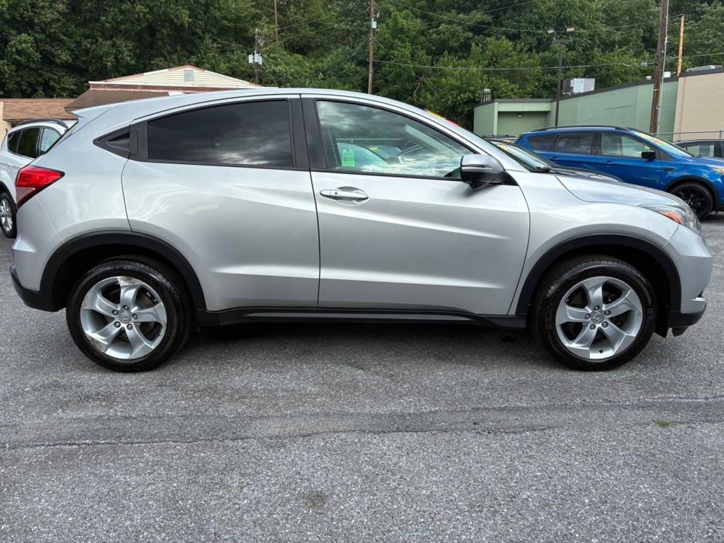 2016 SILVER HONDA HR-V EX (3CZRU6H59GM) with an 1.8L engine, Continuously Variable transmission, located at 117 North Cameron Street, Harrisburg, PA, 17101, (717) 963-8962, 40.266762, -76.875259 - WE FINANCE!!! MOST vehicles are available for financing. Good Credit/ Challenged Credit/ No Credit - ALL Trade-Ins Welcomed!!! APPLY ONLINE or CALL us TODAY Please call us to discuss your cash and/or financing options. Thanks for checking our inventory! We're here to help.- Photo#5