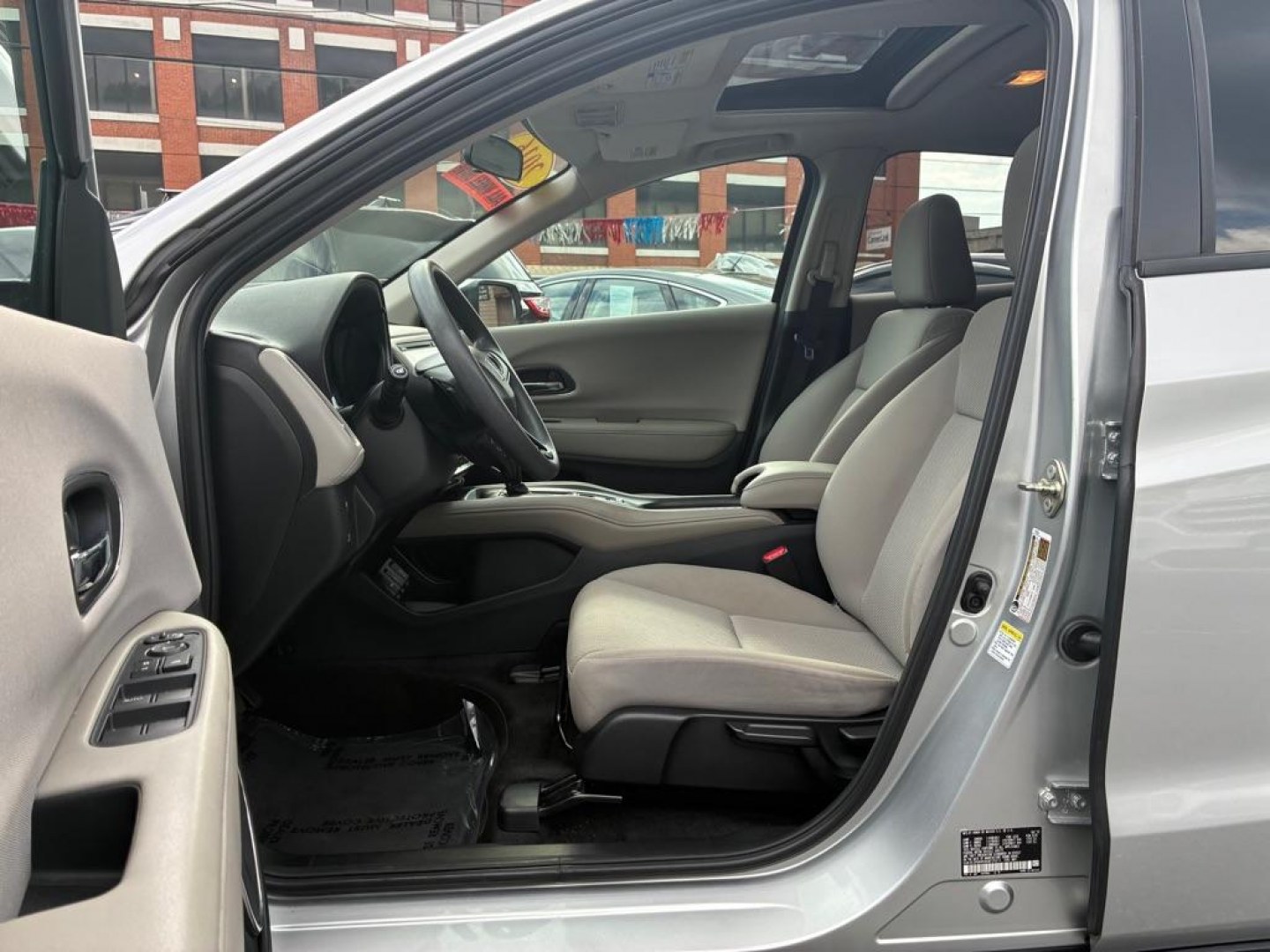 2016 SILVER HONDA HR-V EX (3CZRU6H59GM) with an 1.8L engine, Continuously Variable transmission, located at 117 North Cameron Street, Harrisburg, PA, 17101, (717) 963-8962, 40.266762, -76.875259 - WE FINANCE!!! MOST vehicles are available for financing. Good Credit/ Challenged Credit/ No Credit - ALL Trade-Ins Welcomed!!! APPLY ONLINE or CALL us TODAY Please call us to discuss your cash and/or financing options. Thanks for checking our inventory! We're here to help.- Photo#13