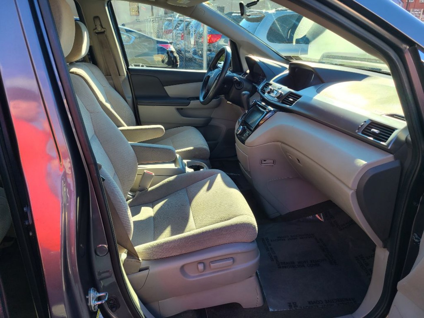 2016 GRAY HONDA ODYSSEY EX (5FNRL5H44GB) with an 3.5L engine, Automatic transmission, located at 7981 Paxton Street, Harrisburg, PA, 17111, (717) 561-2926, 40.261490, -76.749229 - WE FINANCE!!! Good Credit/ Challenged Credit/ No Credit - ALL Trade-Ins Welcomed!!! APPLY ONLINE or CALL us TODAY ;) Please call us to discuss your cash and/or financing options.- Photo#7