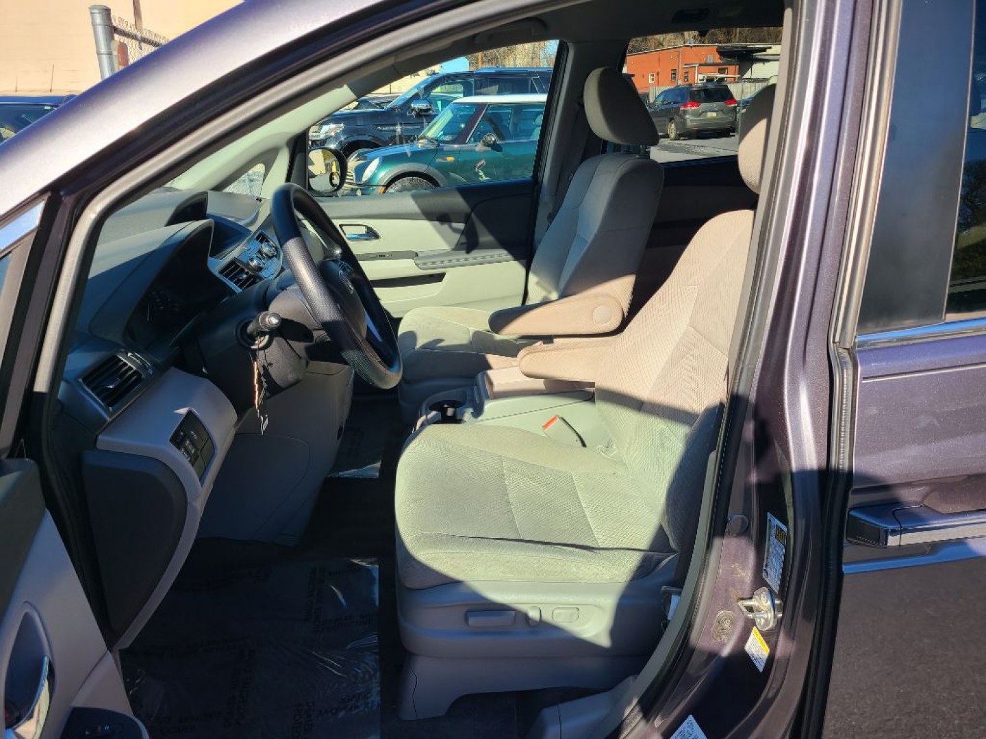 2016 GRAY HONDA ODYSSEY EX (5FNRL5H44GB) with an 3.5L engine, Automatic transmission, located at 7981 Paxton Street, Harrisburg, PA, 17111, (717) 561-2926, 40.261490, -76.749229 - WE FINANCE!!! Good Credit/ Challenged Credit/ No Credit - ALL Trade-Ins Welcomed!!! APPLY ONLINE or CALL us TODAY ;) Please call us to discuss your cash and/or financing options.- Photo#14