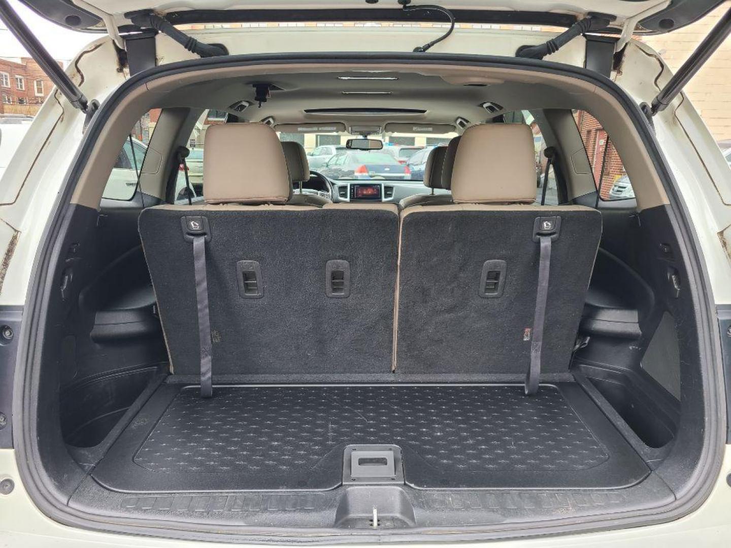 2016 WHITE HONDA PILOT EXL (5FNYF6H5XGB) with an 3.5L engine, Automatic transmission, located at 7981 Paxton Street, Harrisburg, PA, 17111, (717) 561-2926, 40.261490, -76.749229 - WE FINANCE!!! Good Credit/ Bad Credit/ No Credit - ALL Trade-Ins Welcomed!!! ***Guaranteed Credit Approval*** APPLY ONLINE or CALL us TODAY ;) Internet Prices and Marketplace Prices are SPECIAL discounted ***CASH DEALS*** Retail Prices are higher. Please call us to discuss your cash and finan - Photo#15
