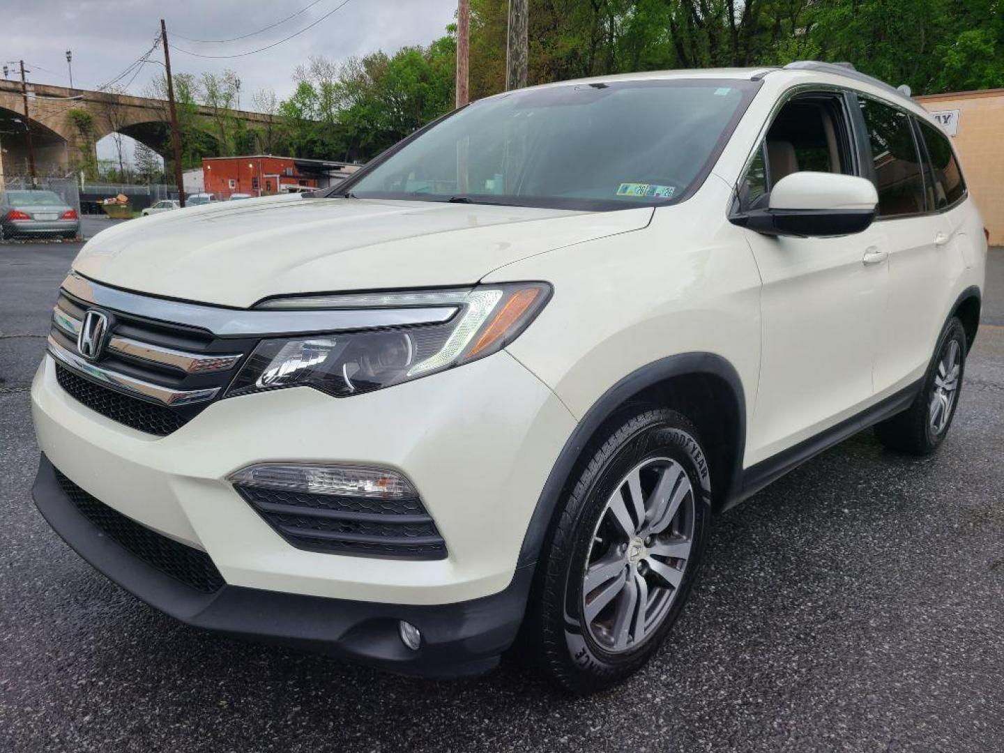 2016 WHITE HONDA PILOT EXL (5FNYF6H5XGB) with an 3.5L engine, Automatic transmission, located at 7981 Paxton Street, Harrisburg, PA, 17111, (717) 561-2926, 40.261490, -76.749229 - WE FINANCE!!! Good Credit/ Bad Credit/ No Credit - ALL Trade-Ins Welcomed!!! ***Guaranteed Credit Approval*** APPLY ONLINE or CALL us TODAY ;) Internet Prices and Marketplace Prices are SPECIAL discounted ***CASH DEALS*** Retail Prices are higher. Please call us to discuss your cash and finan - Photo#1