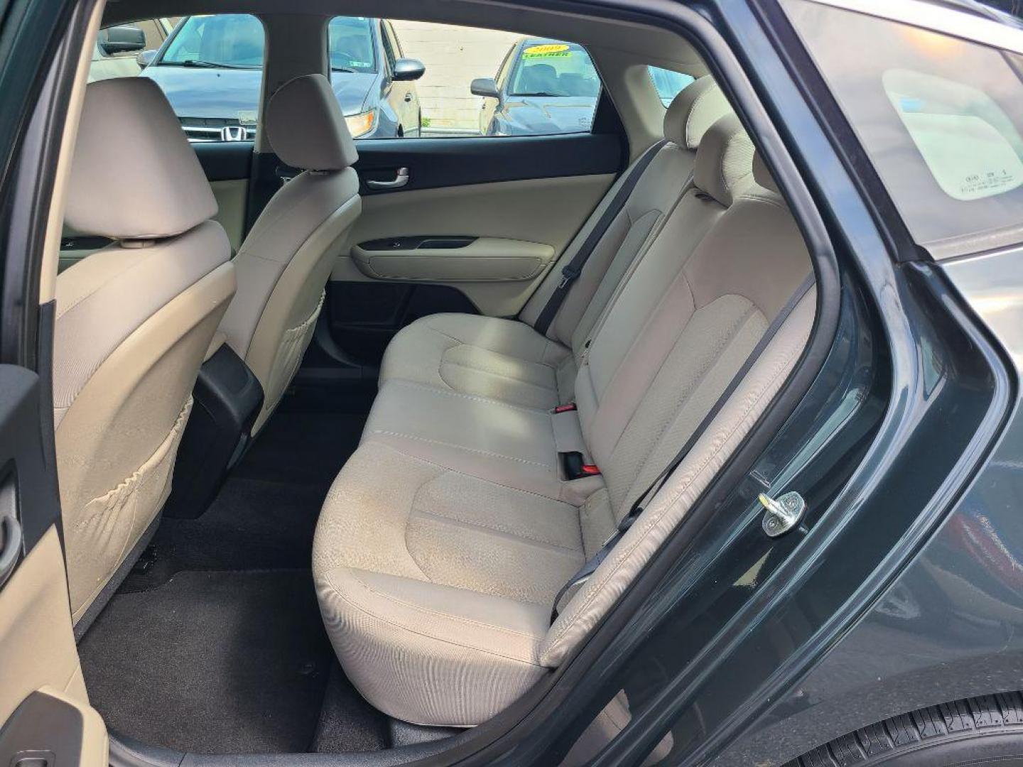 2016 GRAY KIA OPTIMA LX (KNAGT4L34G5) with an 2.4L engine, Automatic transmission, located at 117 North Cameron Street, Harrisburg, PA, 17101, (717) 963-8962, 40.266762, -76.875259 - WE FINANCE!!! Good Credit/ Bad Credit/ No Credit - ALL Trade-Ins Welcomed!!! ***Guaranteed Credit Approval*** APPLY ONLINE or CALL us TODAY ;) Internet Prices and Marketplace Prices are SPECIAL discounted ***CASH DEALS*** Retail Prices are higher. Please call us to discuss your cash and finan - Photo#11