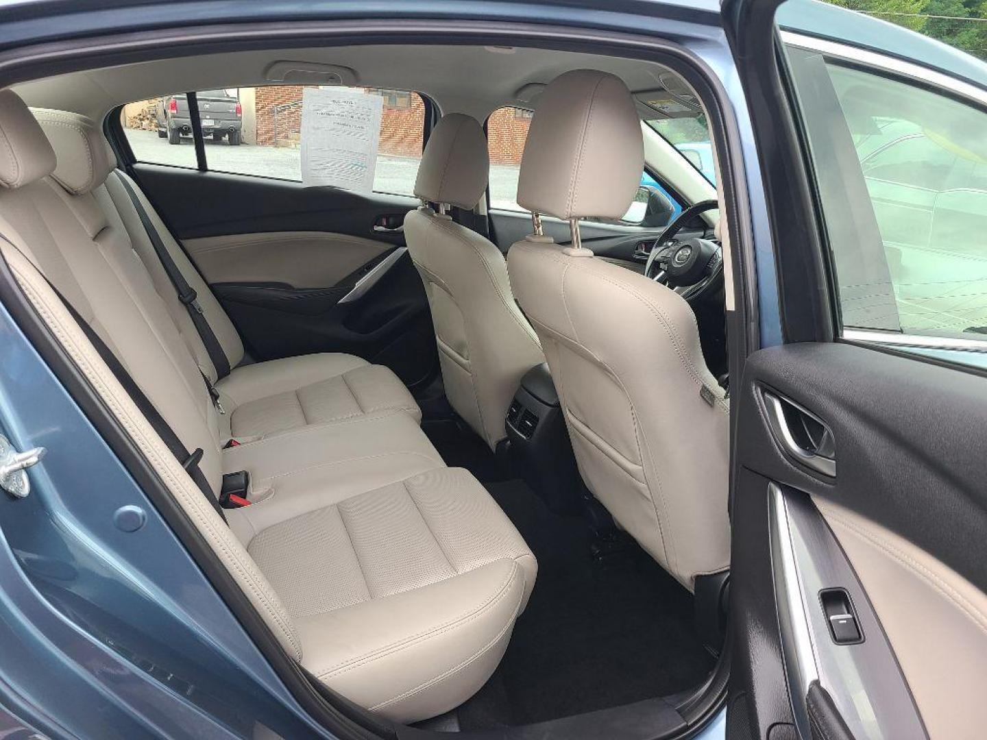 2016 BLUE MAZDA 6 TOURING (JM1GJ1V59G1) with an 2.5L engine, Automatic transmission, located at 117 North Cameron Street, Harrisburg, PA, 17101, (717) 963-8962, 40.266762, -76.875259 - WE FINANCE!!! Good Credit/ Bad Credit/ No Credit - ALL Trade-Ins Welcomed!!! ***Guaranteed Credit Approval*** APPLY ONLINE or CALL us TODAY ;) Internet Prices and Marketplace Prices are SPECIAL discounted ***CASH DEALS*** Retail Prices are higher. Please call us to discuss your cash and finan - Photo#11