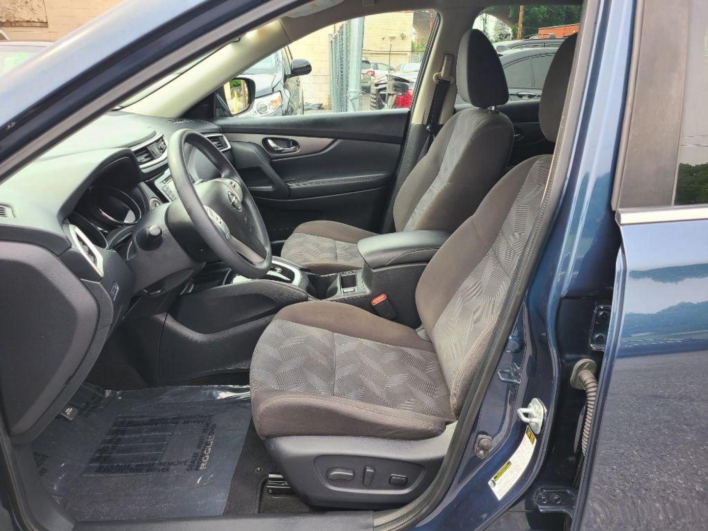 2016 BLUE NISSAN ROGUE SV (KNMAT2MV3GP) with an 2.5L engine, Continuously Variable transmission, located at 117 North Cameron Street, Harrisburg, PA, 17101, (717) 963-8962, 40.266762, -76.875259 - WE FINANCE!!! Good Credit/ Bad Credit/ No Credit - ALL Trade-Ins Welcomed!!! ***Guaranteed Credit Approval*** APPLY ONLINE or CALL us TODAY ;) Internet Prices and Marketplace Prices are SPECIAL discounted ***CASH DEALS*** Retail Prices are higher. Please call us to discuss your cash and finan - Photo#11