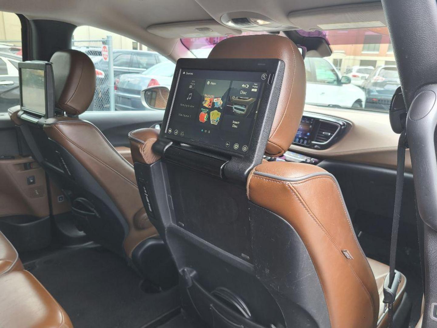 2017 GRAY CHRYSLER PACIFICA LIMITED (2C4RC1GG8HR) with an 3.6L engine, Automatic transmission, located at 117 North Cameron Street, Harrisburg, PA, 17101, (717) 963-8962, 40.266762, -76.875259 - WE FINANCE!!! Good Credit/ Bad Credit/ No Credit - ALL Trade-Ins Welcomed!!! ***Guaranteed Credit Approval*** APPLY ONLINE or CALL us TODAY ;) Internet Prices and Marketplace Prices are SPECIAL discounted ***CASH DEALS*** Retail Prices are higher. Please call us to discuss your cash and finan - Photo#11