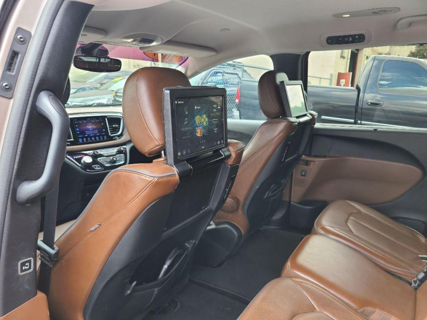 2017 GRAY CHRYSLER PACIFICA LIMITED (2C4RC1GG8HR) with an 3.6L engine, Automatic transmission, located at 117 North Cameron Street, Harrisburg, PA, 17101, (717) 963-8962, 40.266762, -76.875259 - WE FINANCE!!! Good Credit/ Bad Credit/ No Credit - ALL Trade-Ins Welcomed!!! ***Guaranteed Credit Approval*** APPLY ONLINE or CALL us TODAY ;) Internet Prices and Marketplace Prices are SPECIAL discounted ***CASH DEALS*** Retail Prices are higher. Please call us to discuss your cash and finan - Photo#14