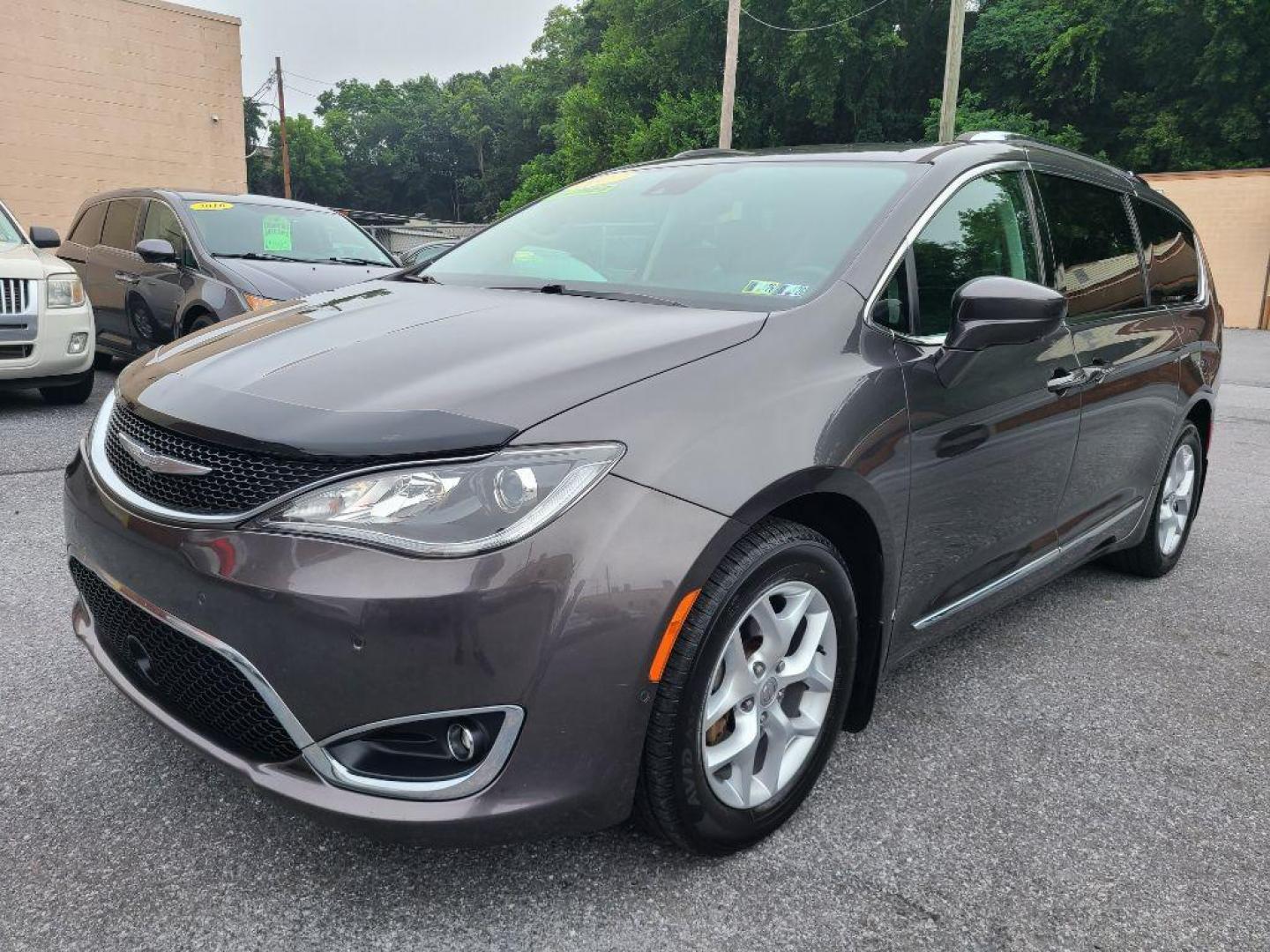 2017 GRAY CHRYSLER PACIFICA TOURING L PLUS (2C4RC1EG0HR) with an 3.6L engine, Automatic transmission, located at 117 North Cameron Street, Harrisburg, PA, 17101, (717) 963-8962, 40.266762, -76.875259 - WE FINANCE!!! Good Credit/ Bad Credit/ No Credit - ALL Trade-Ins Welcomed!!! ***Guaranteed Credit Approval*** APPLY ONLINE or CALL us TODAY ;) Internet Prices and Marketplace Prices are SPECIAL discounted ***CASH DEALS*** Retail Prices are higher. Please call us to discuss your cash and finan - Photo#0