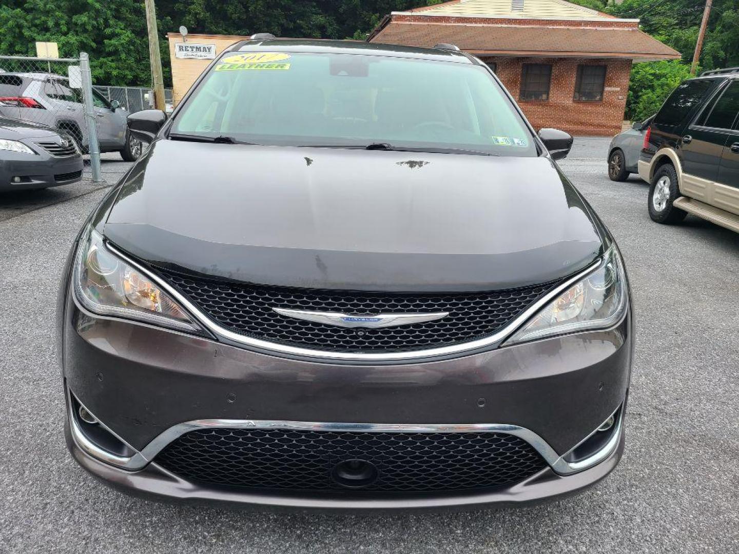 2017 GRAY CHRYSLER PACIFICA TOURING L PLUS (2C4RC1EG0HR) with an 3.6L engine, Automatic transmission, located at 117 North Cameron Street, Harrisburg, PA, 17101, (717) 963-8962, 40.266762, -76.875259 - WE FINANCE!!! Good Credit/ Bad Credit/ No Credit - ALL Trade-Ins Welcomed!!! ***Guaranteed Credit Approval*** APPLY ONLINE or CALL us TODAY ;) Internet Prices and Marketplace Prices are SPECIAL discounted ***CASH DEALS*** Retail Prices are higher. Please call us to discuss your cash and finan - Photo#7