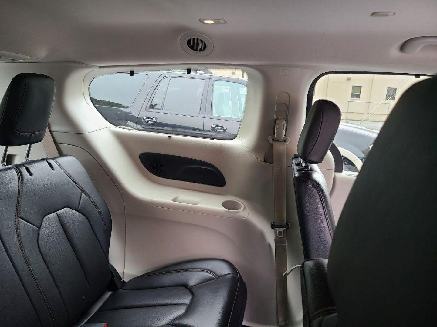 2017 GRAY CHRYSLER PACIFICA TOURING L PLUS (2C4RC1EG0HR) with an 3.6L engine, Automatic transmission, located at 117 North Cameron Street, Harrisburg, PA, 17101, (717) 963-8962, 40.266762, -76.875259 - WE FINANCE!!! Good Credit/ Bad Credit/ No Credit - ALL Trade-Ins Welcomed!!! ***Guaranteed Credit Approval*** APPLY ONLINE or CALL us TODAY ;) Internet Prices and Marketplace Prices are SPECIAL discounted ***CASH DEALS*** Retail Prices are higher. Please call us to discuss your cash and finan - Photo#9